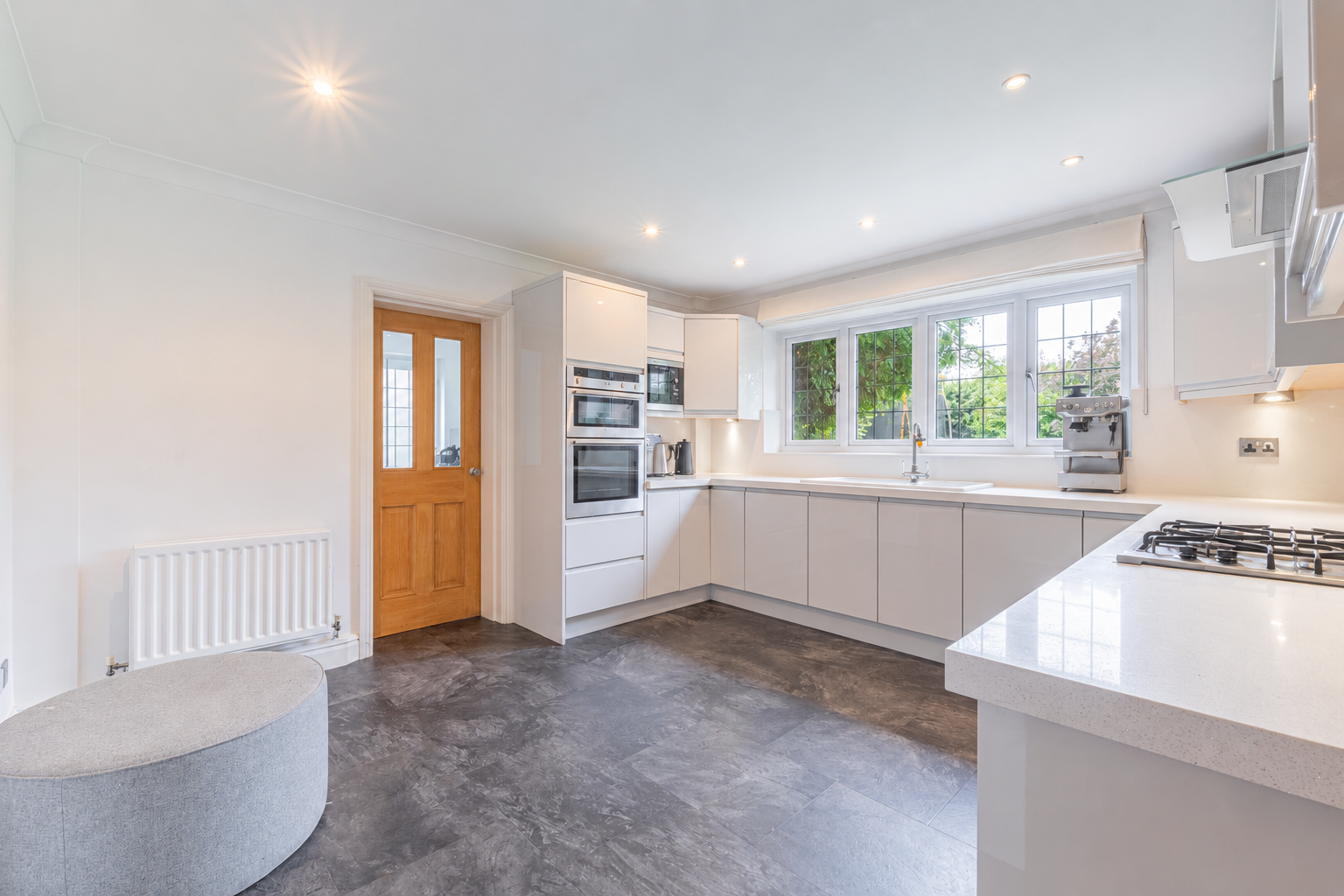 Detached House for sale in Leamington Spa, Fryer Avenue, Leamington Spa, 2001 m²