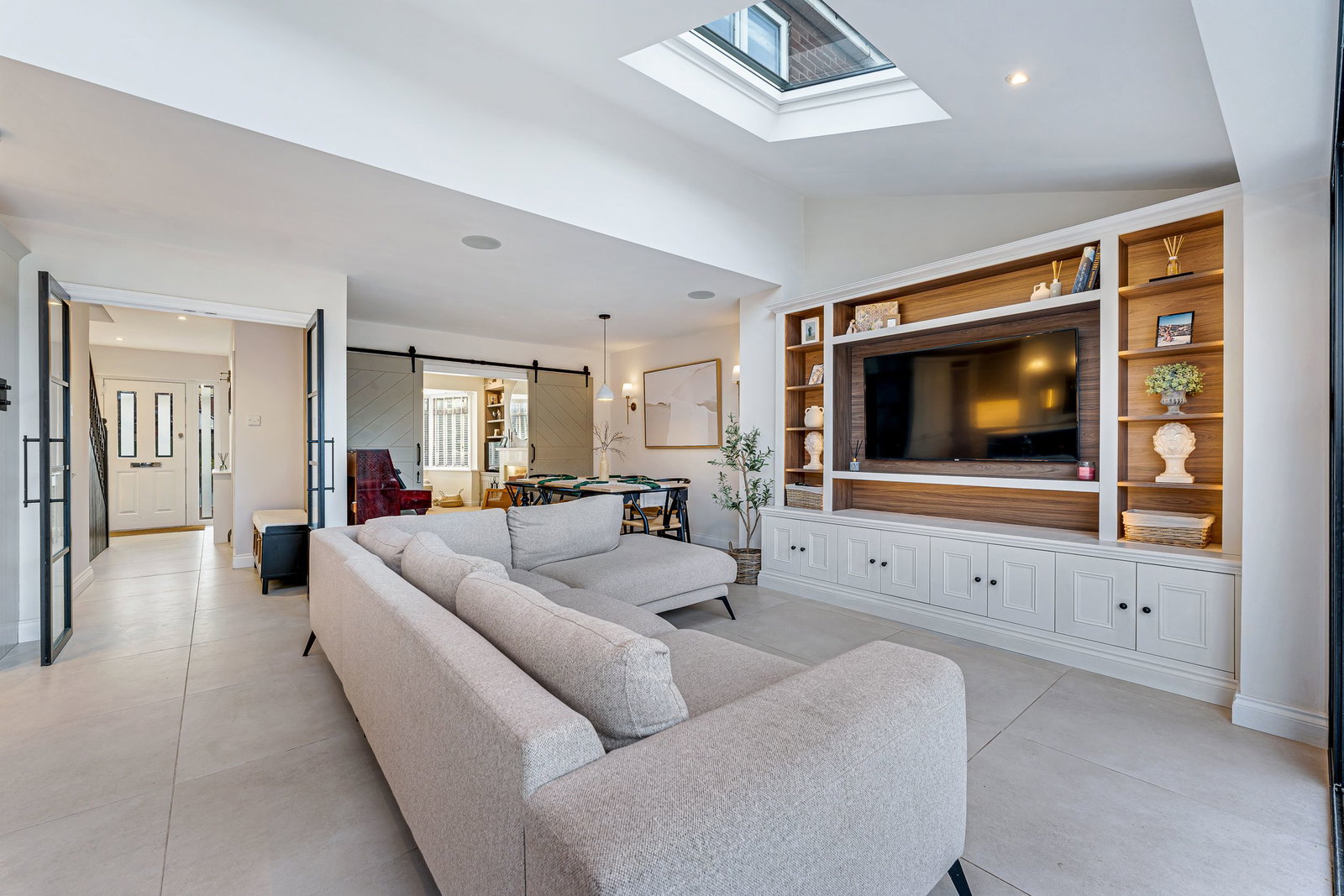 Semi Detached House in Leigh 5