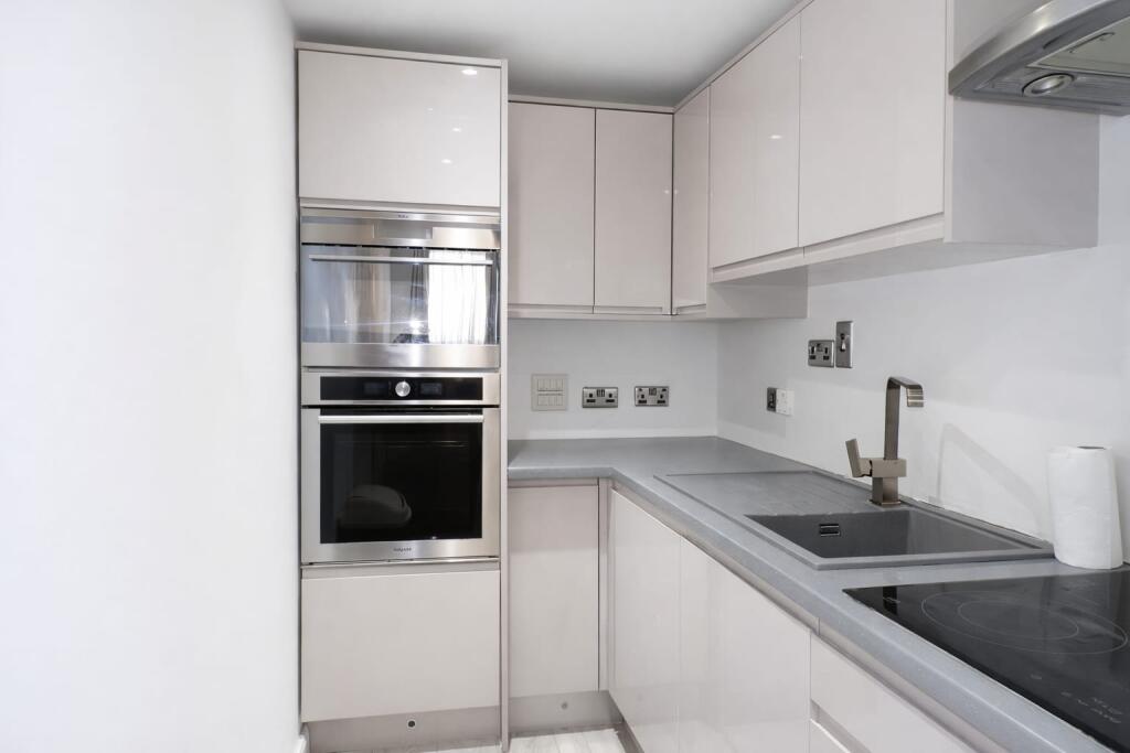 Apartment for sale in Birmingham, Tenby Street North, Birmingham, B1 3ES
