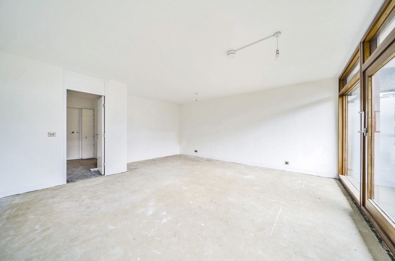 Studio for sale in London, Bryer Court Barbican EC2, 375 m²