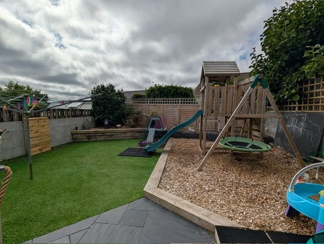 Semi Detached House in Par 2