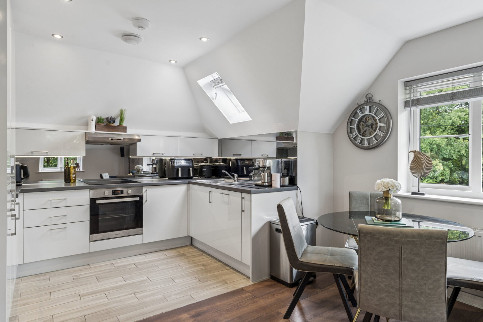 Apartment for sale in Chesham, Saxby House Hivings Hill, Chesham, HP5 2PN, 753 m²