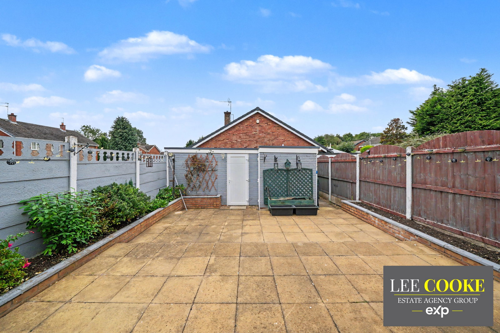Semi Detached Bungalow for sale in Wolverhampton, Lyndale Drive, Lyndale Park Estate, Wednesfield, WV11 3JL