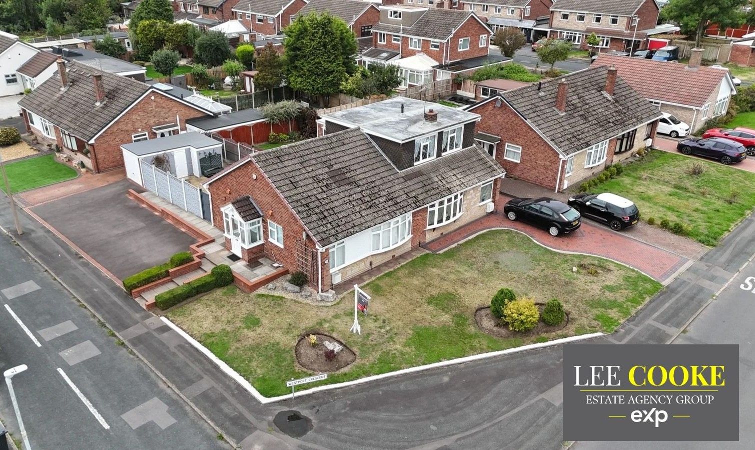Semi Detached Bungalow for sale in Wolverhampton, Lyndale Drive, Lyndale Park Estate, Wednesfield, WV11 3JL