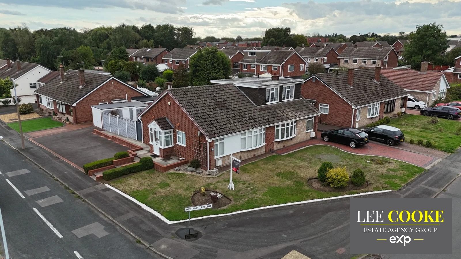 Semi Detached Bungalow for sale in Wolverhampton, Lyndale Drive, Lyndale Park Estate, Wednesfield, WV11 3JL