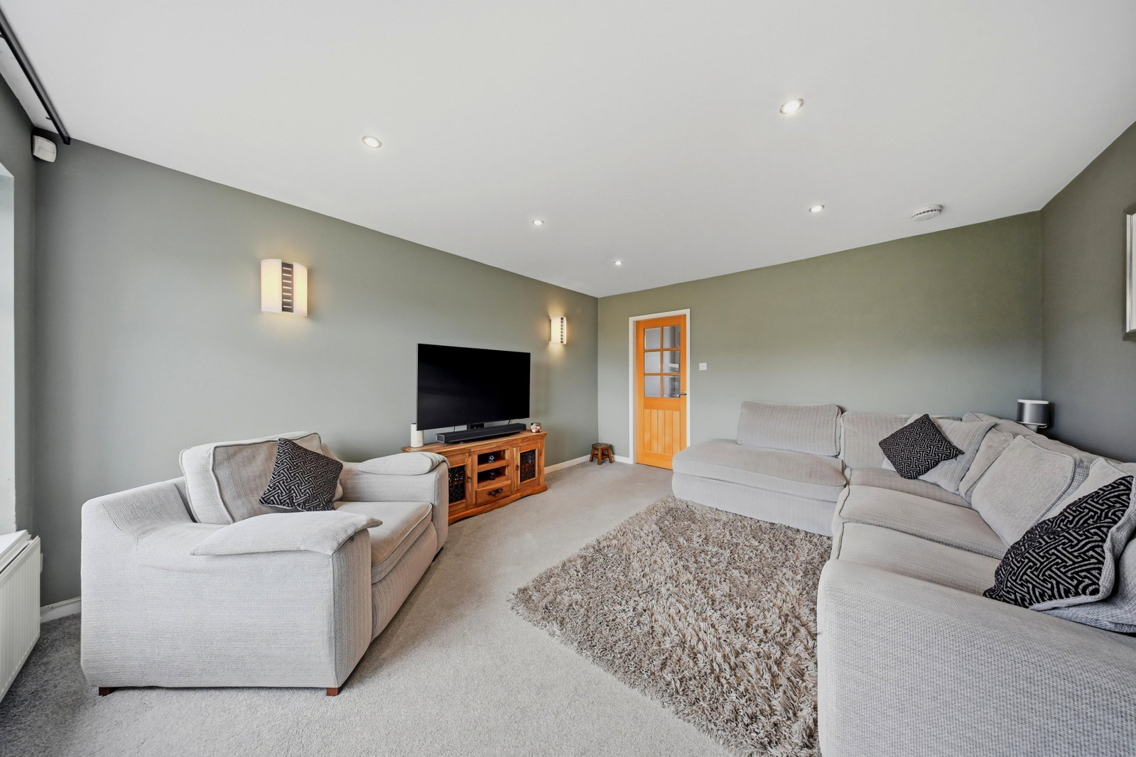 Semi Detached House for sale in Burnley, Cornholme, Burnley, BB10 2DX