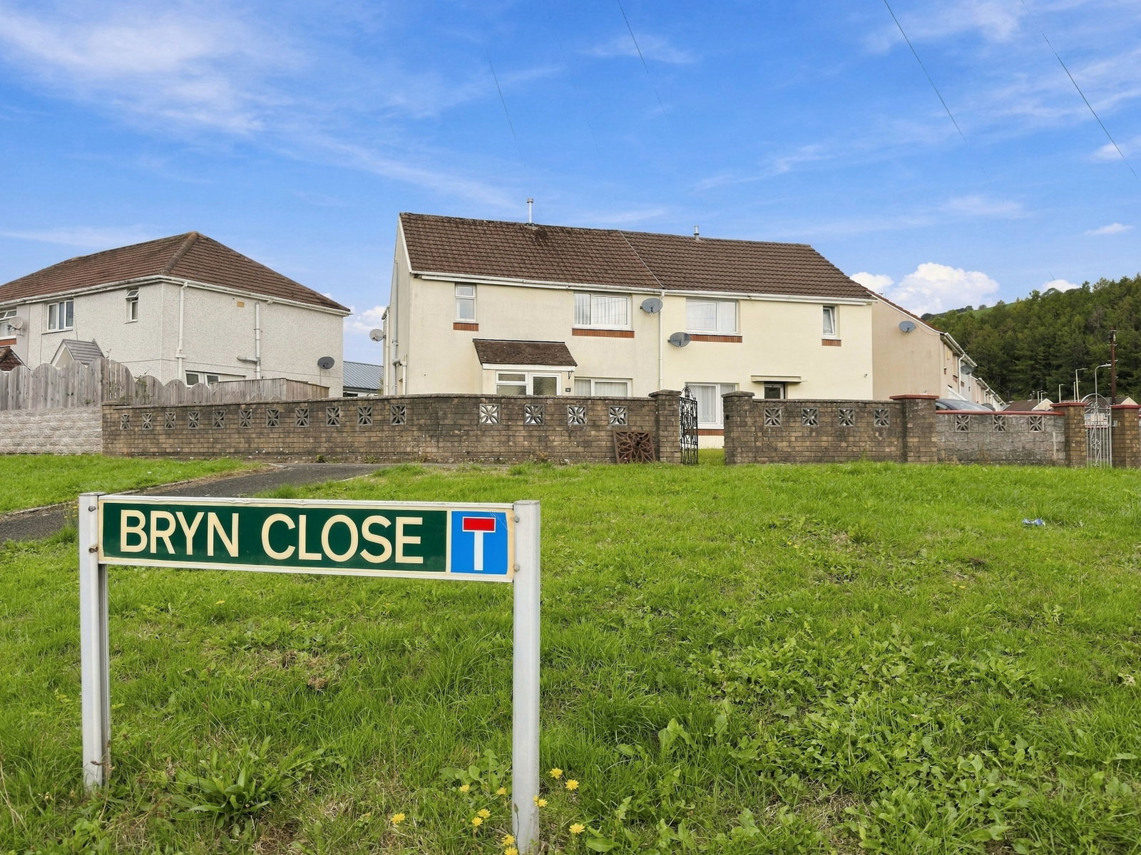 Semi Detached House for sale in Caerphilly, The Bryn, Caerphilly, CF83 8GL