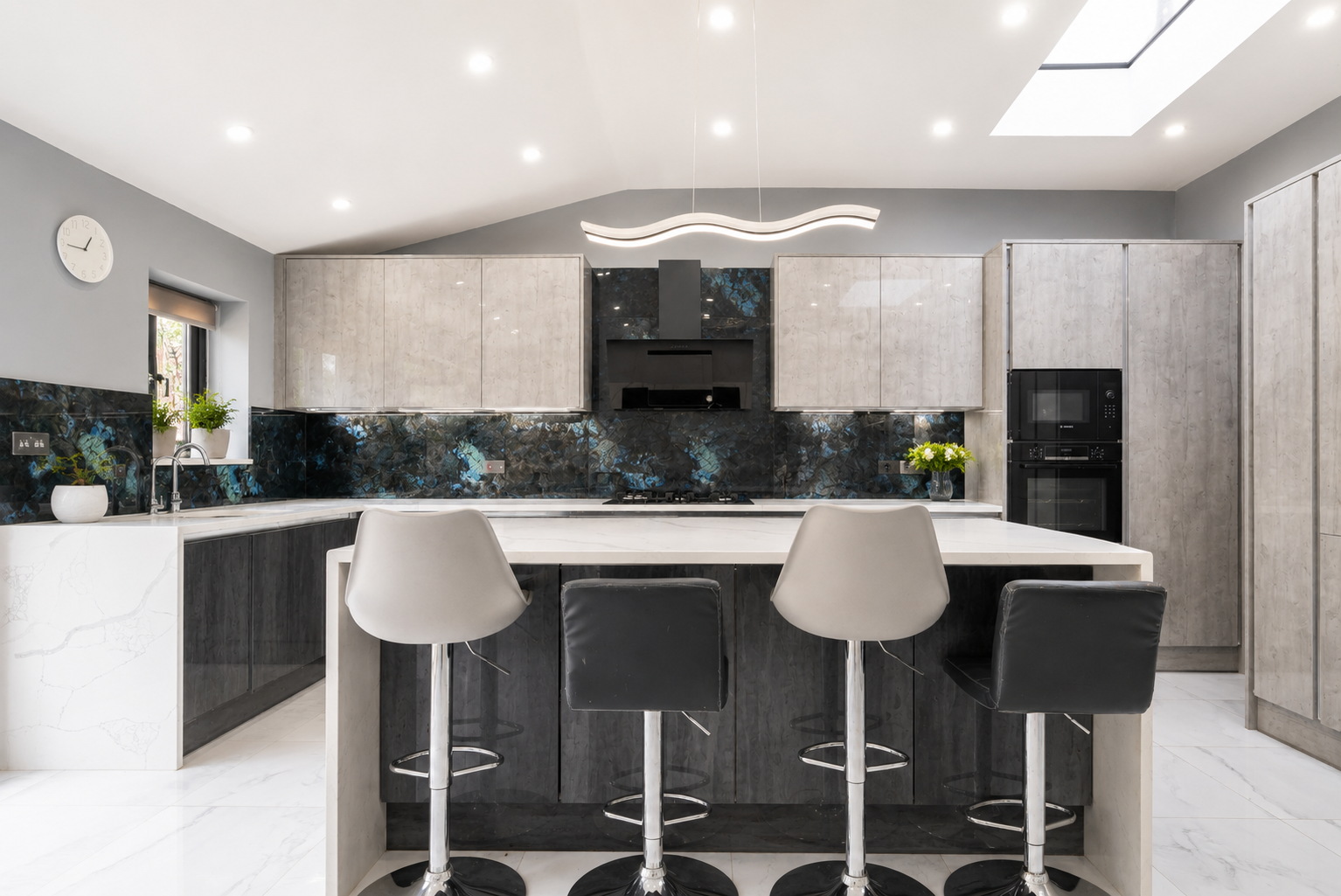 Semi Detached House for sale in Orpington, Sevenoaks Road, Orpington, BR6 9JZ