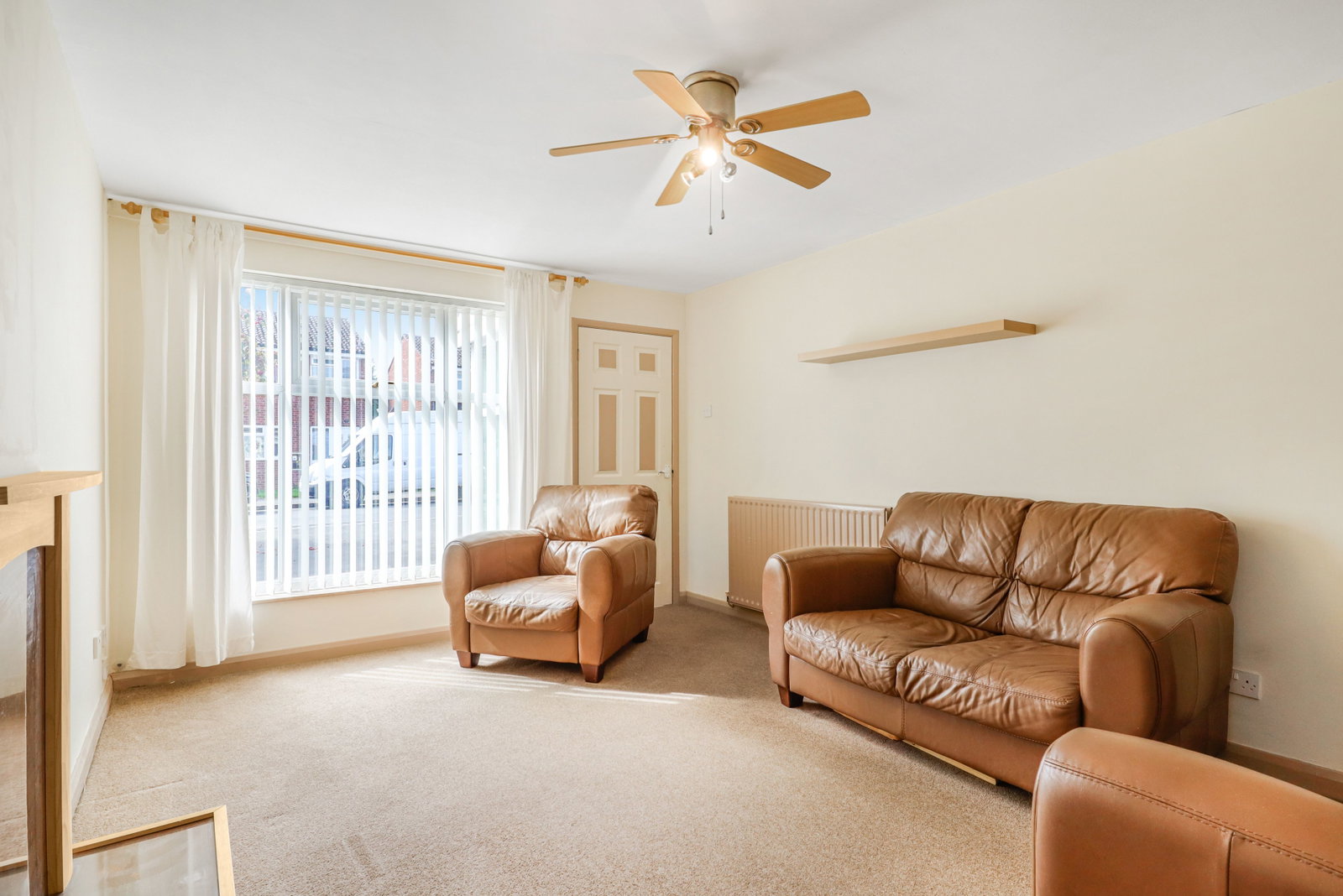 Semi Detached House for sale in Stratford-upon-Avon, Trevelyan Crescent, Stratford-upon-Avon, CV37