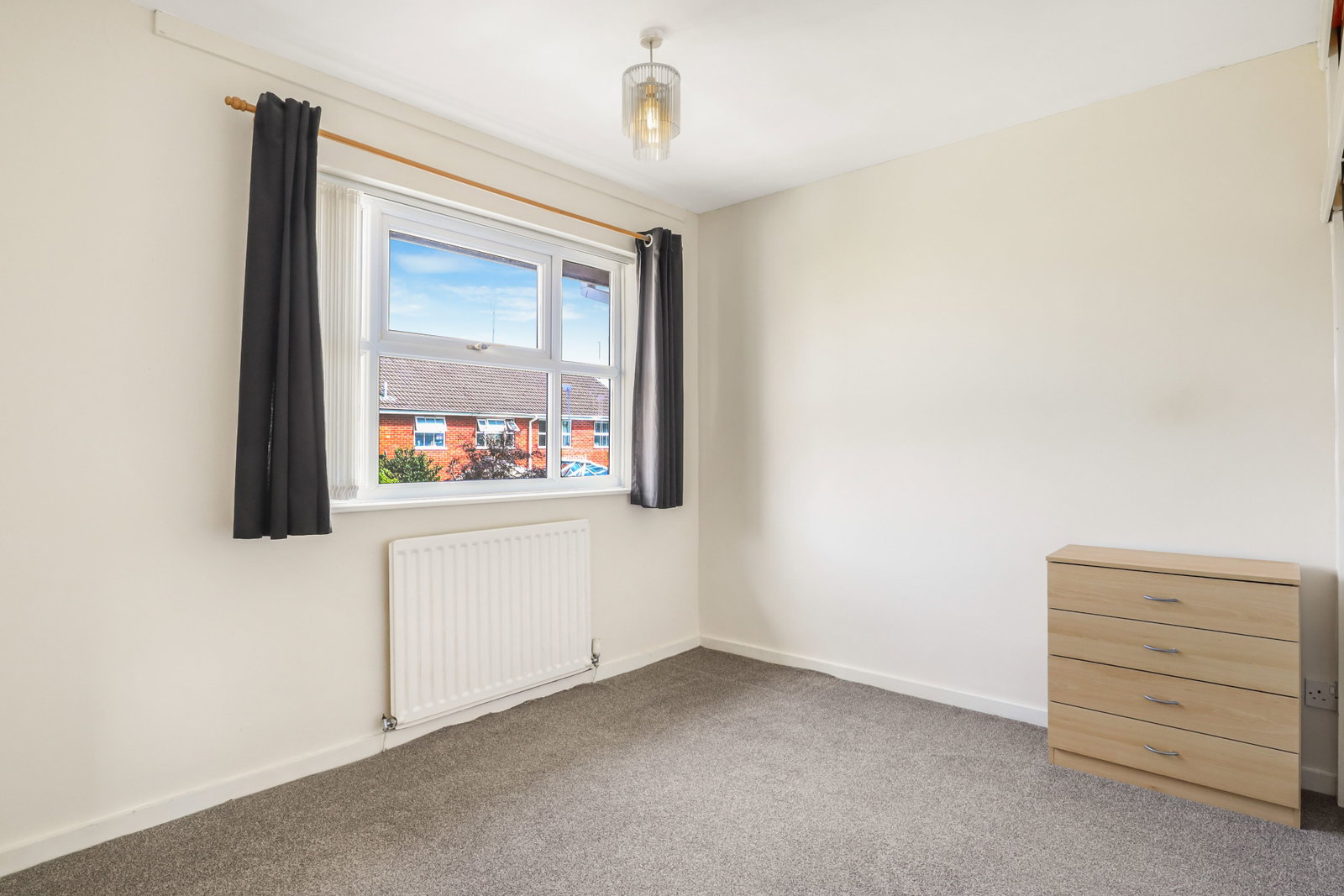 Semi Detached House for sale in Stratford-upon-Avon, Trevelyan Crescent, Stratford-upon-Avon, CV37