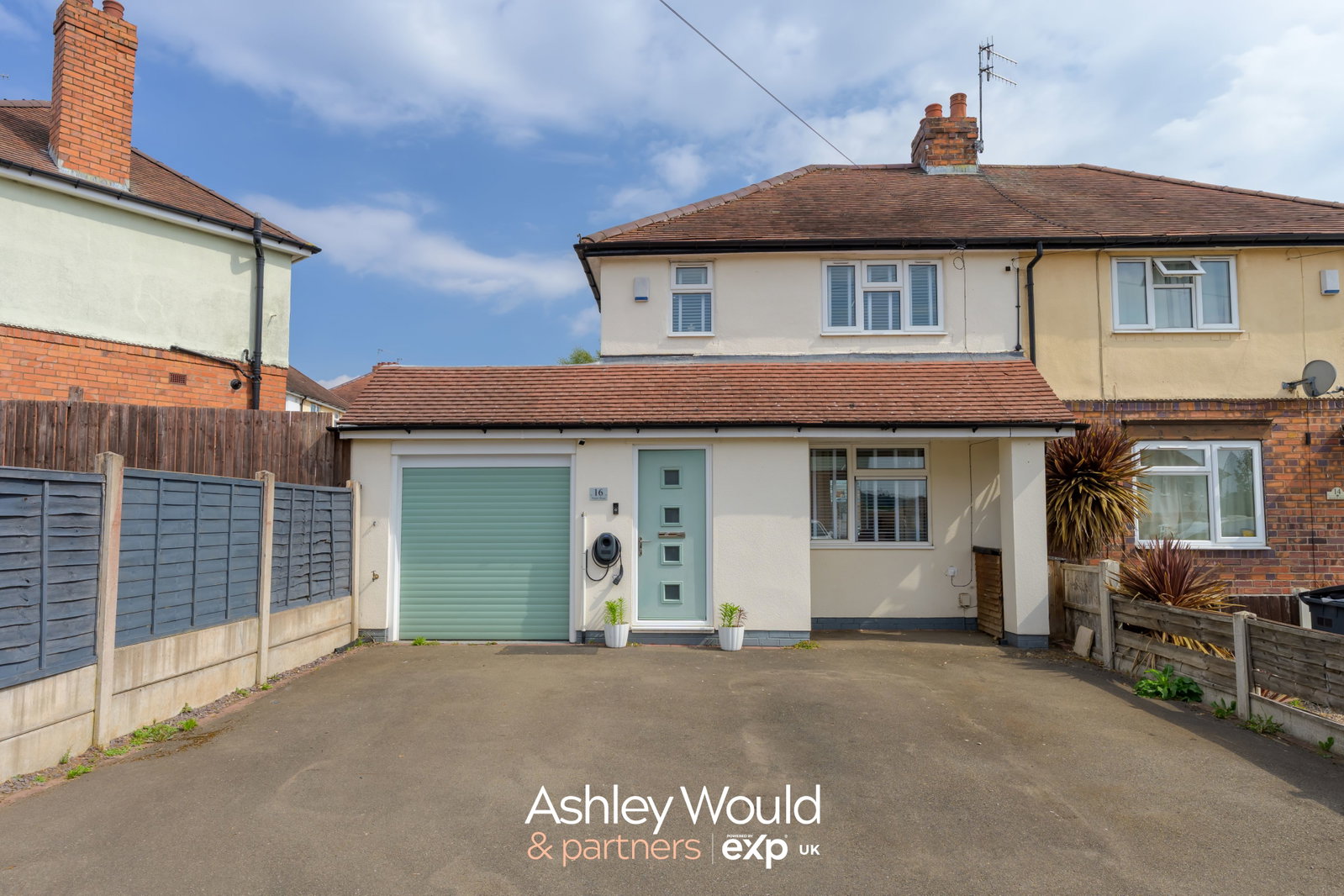 Semi Detached House for sale in Stourbridge, Manor Road, Stourbridge, DY8 5AW