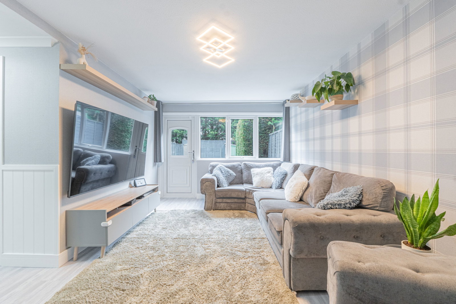 Terraced House for sale in Birmingham, Ilsham Grove, Birmingham, B31 4NS