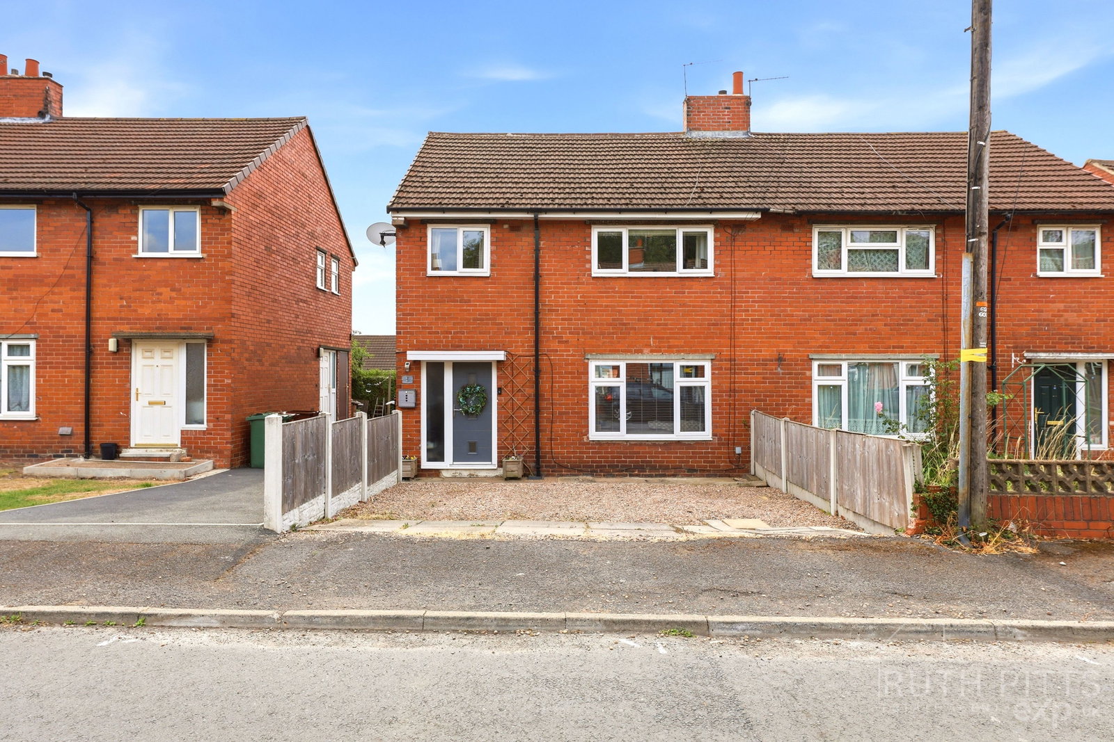 Semi Detached House for sale in Pontefract, Rhyddings Avenue, Ackworth, WF7