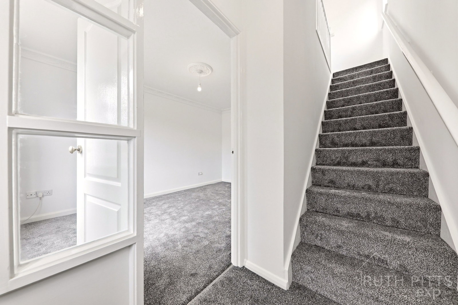 Semi Detached House for sale in Pontefract, Allison Street, Featherstone, WF7