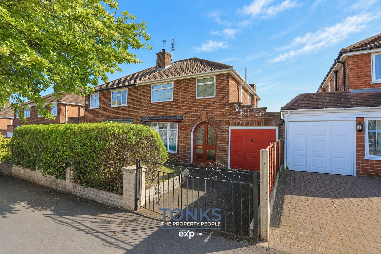 Semi Detached House for sale in Halesowen, Willowsbrook Road, Halesowen, B62 9RQ