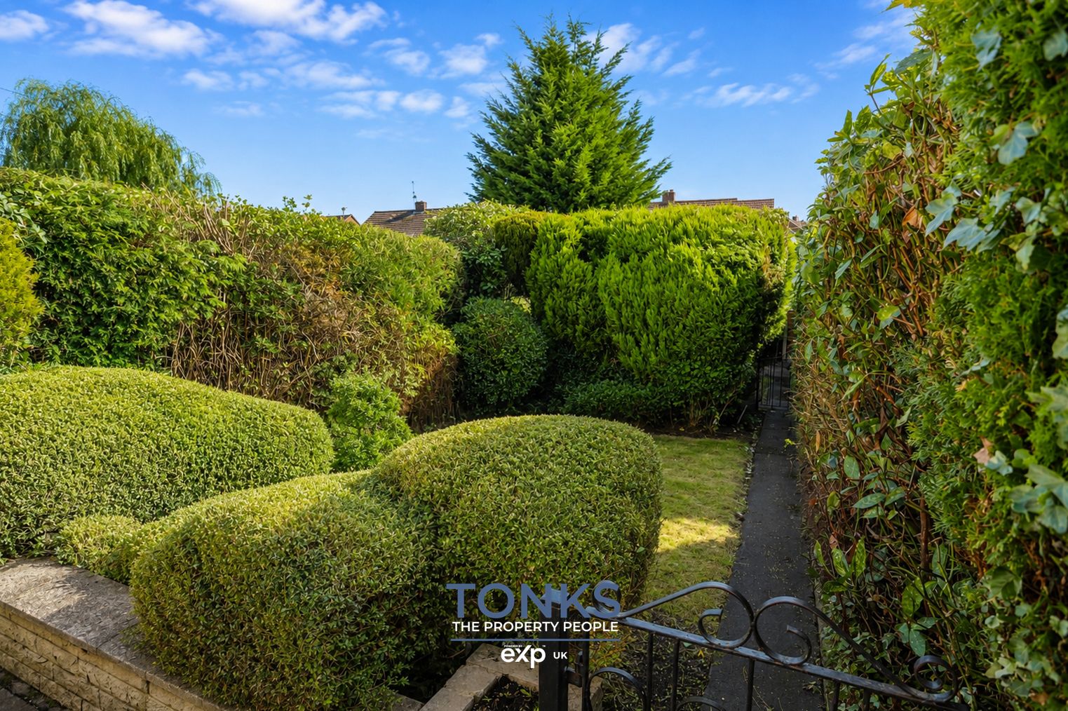 Semi Detached House for sale in Halesowen, Willowsbrook Road, Halesowen, B62 9RQ