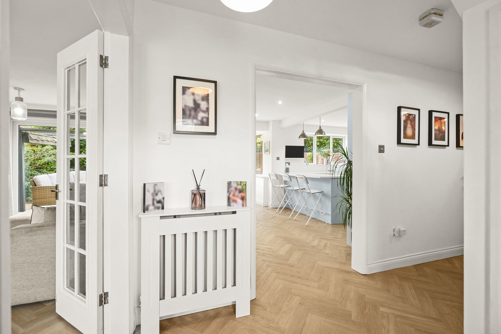 Detached House for sale in Milton Keynes, Dickens Drive, Old Stratford, Milton Keynes, MK19 6NN