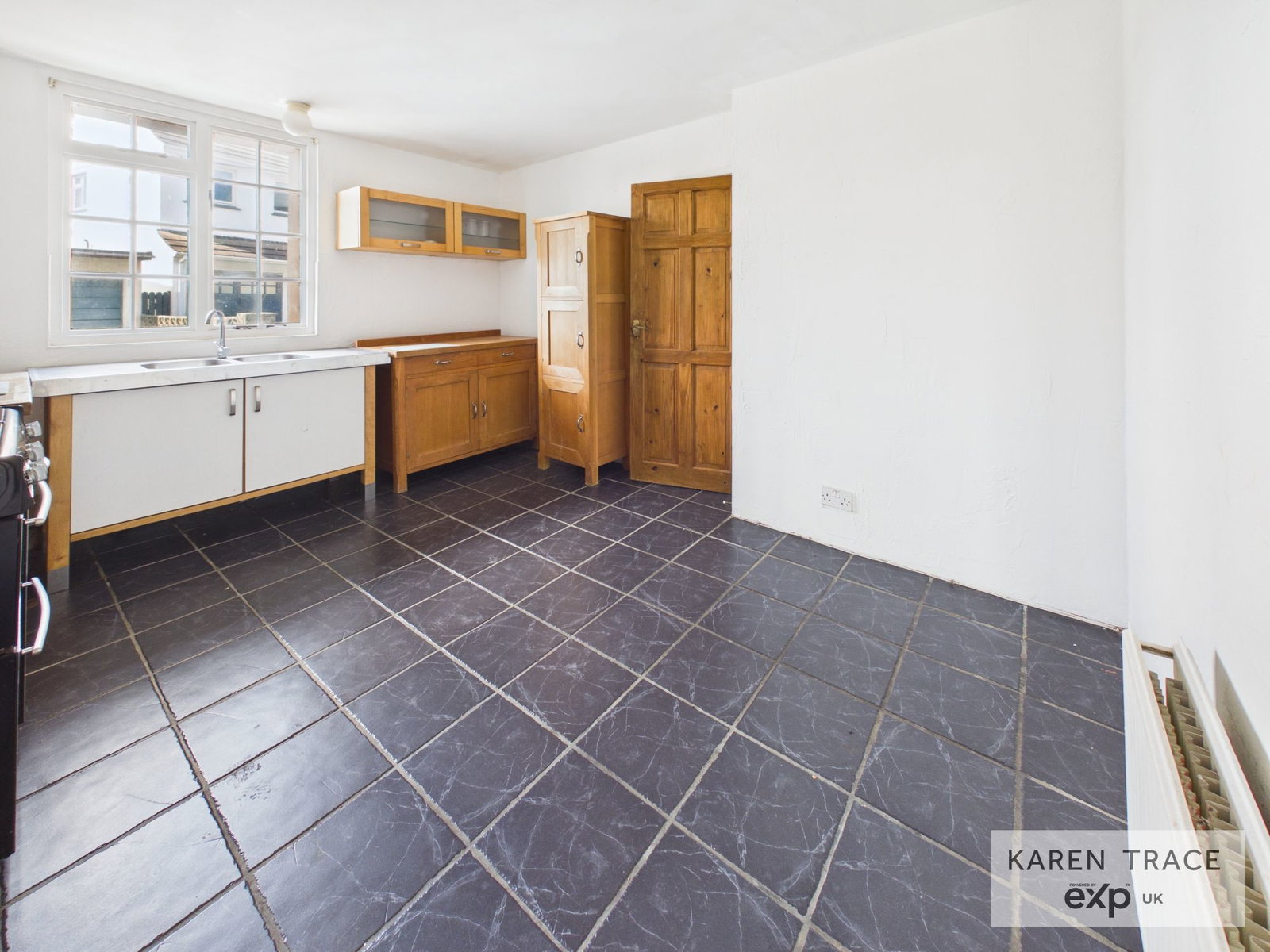 Semi Detached House for sale in Par, Chapel Cottages, Tywardreath, PL24, 1435 m²
