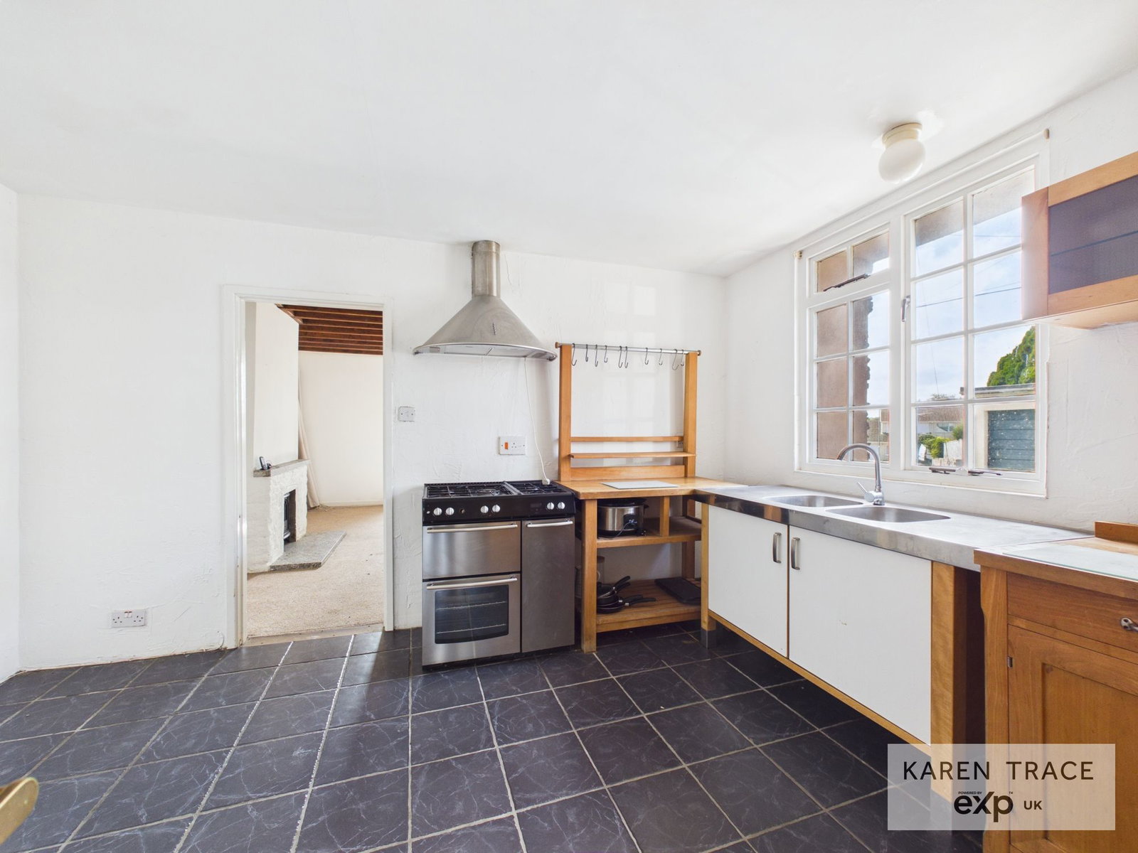 Semi Detached House for sale in Par, Chapel Cottages, Tywardreath, PL24, 1435 m²