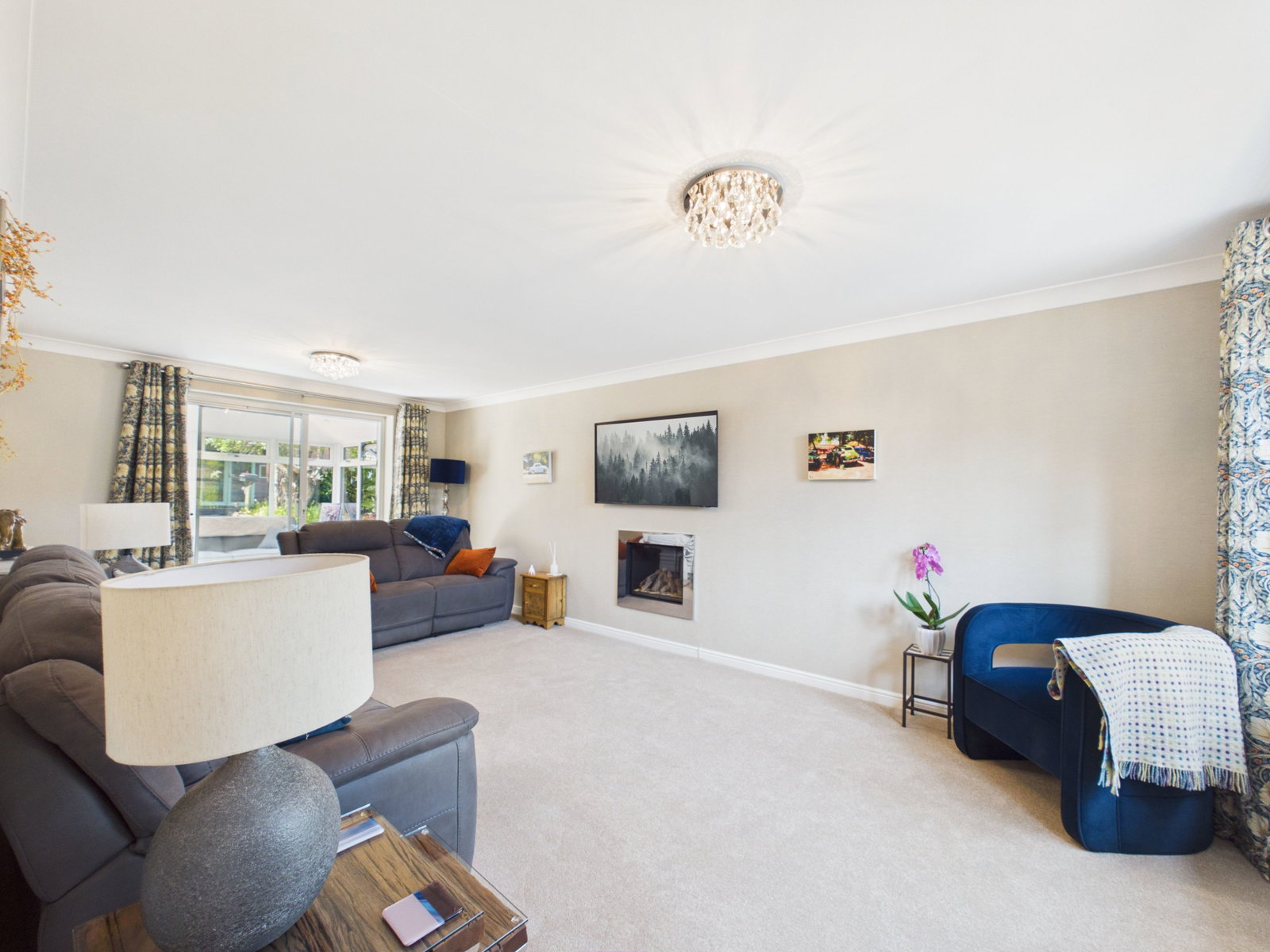 Detached House in Rochester 5