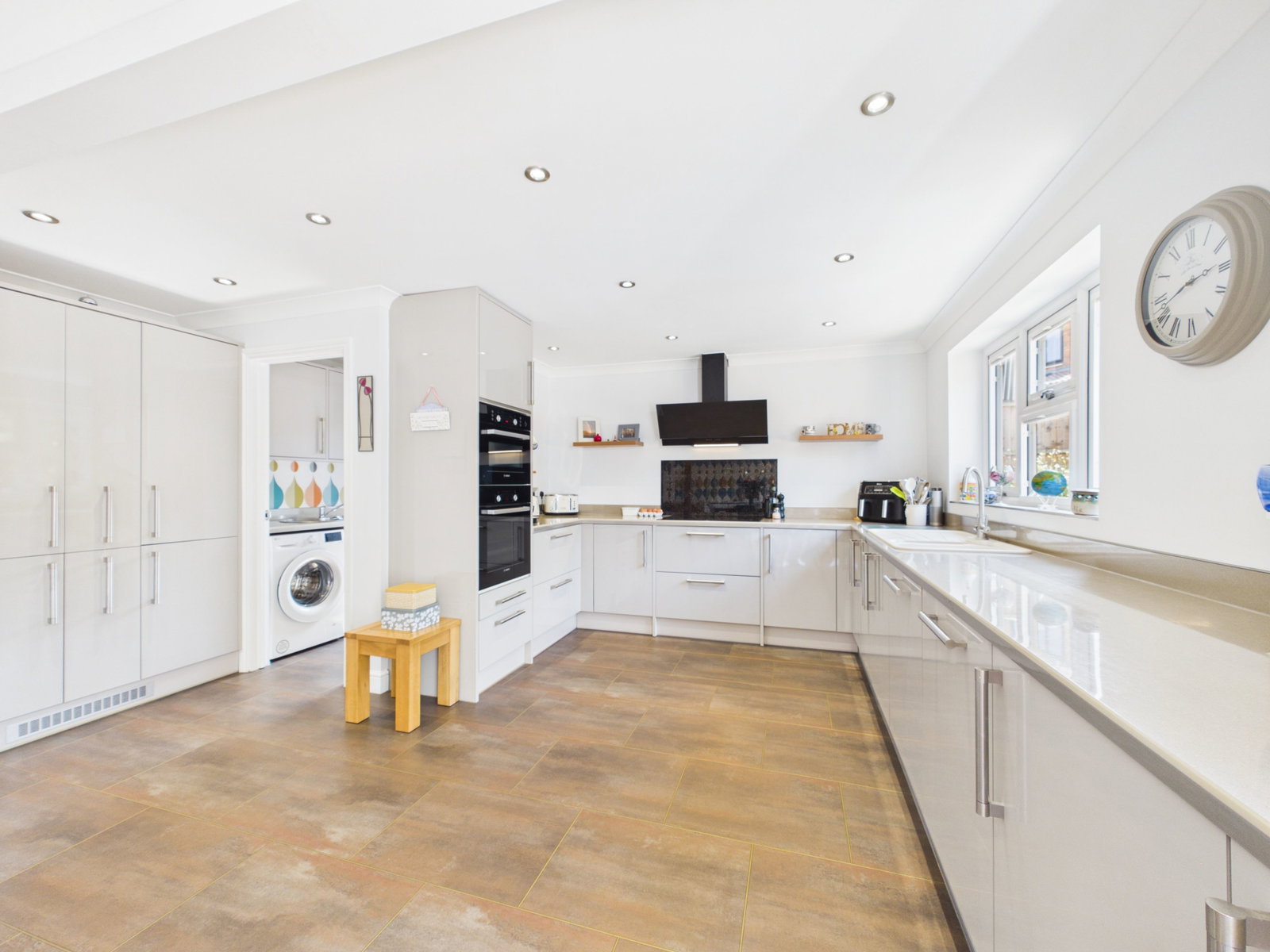 Detached House in Rochester 5