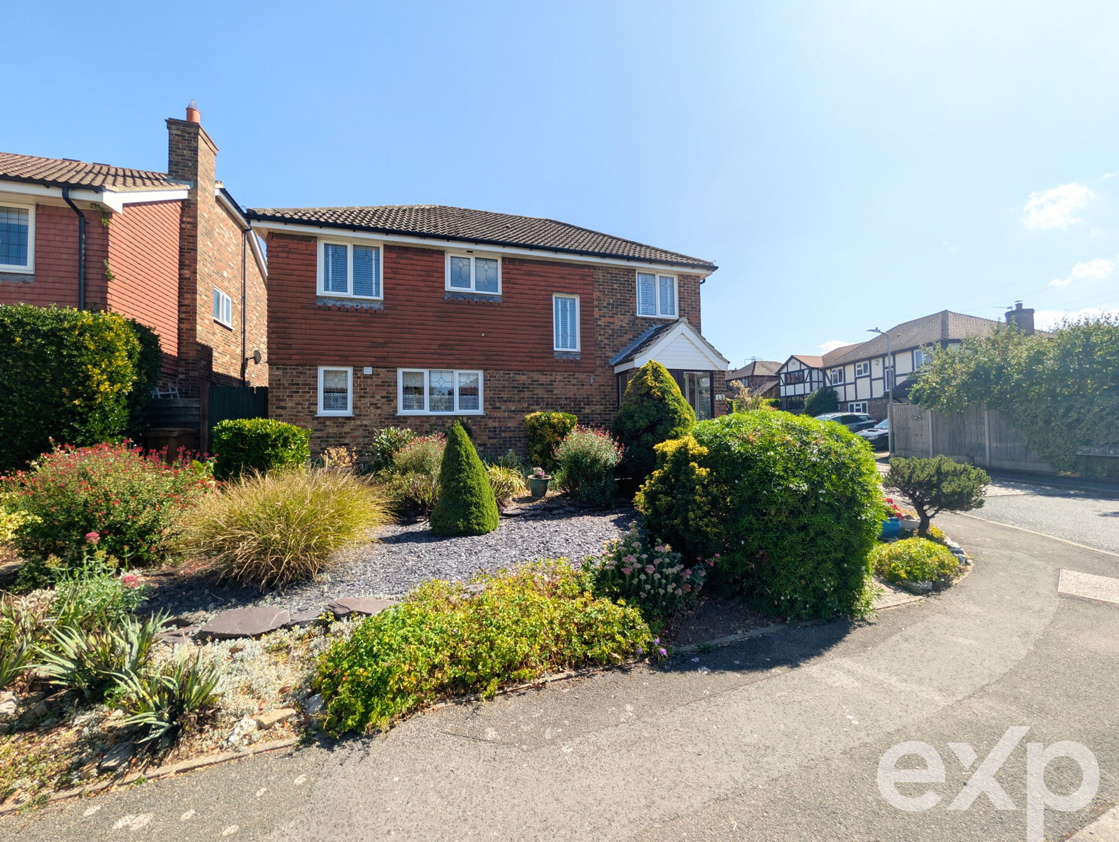 Detached House for sale in Maidstone, Tollgate Way, Sandling, Maidstone, ME14 3DF, 1430 m²