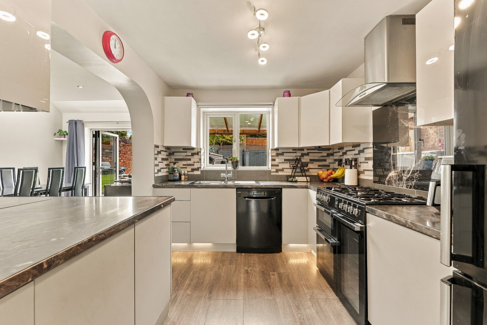 Detached House for sale in Macclesfield, Portmarnock Close, Macclesfield, 1335 m²