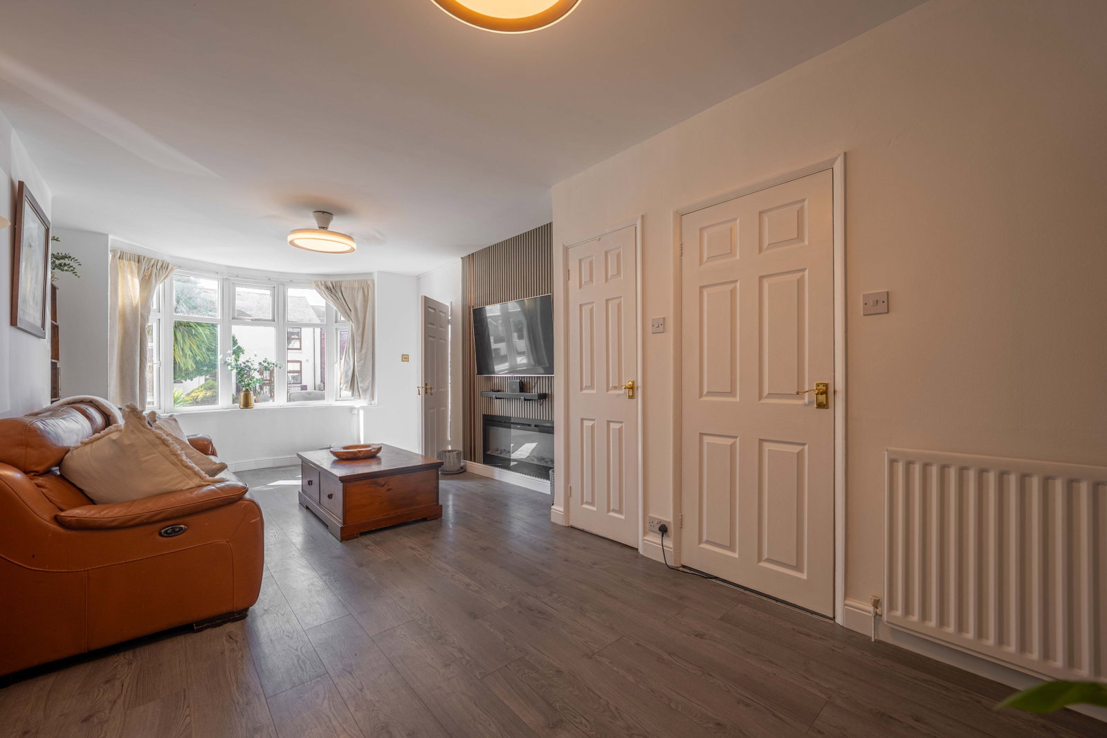 Semi Detached House for sale in Leamington Spa, Heathcote Road, Whitnash, Leamington Spa, CV31 2NF