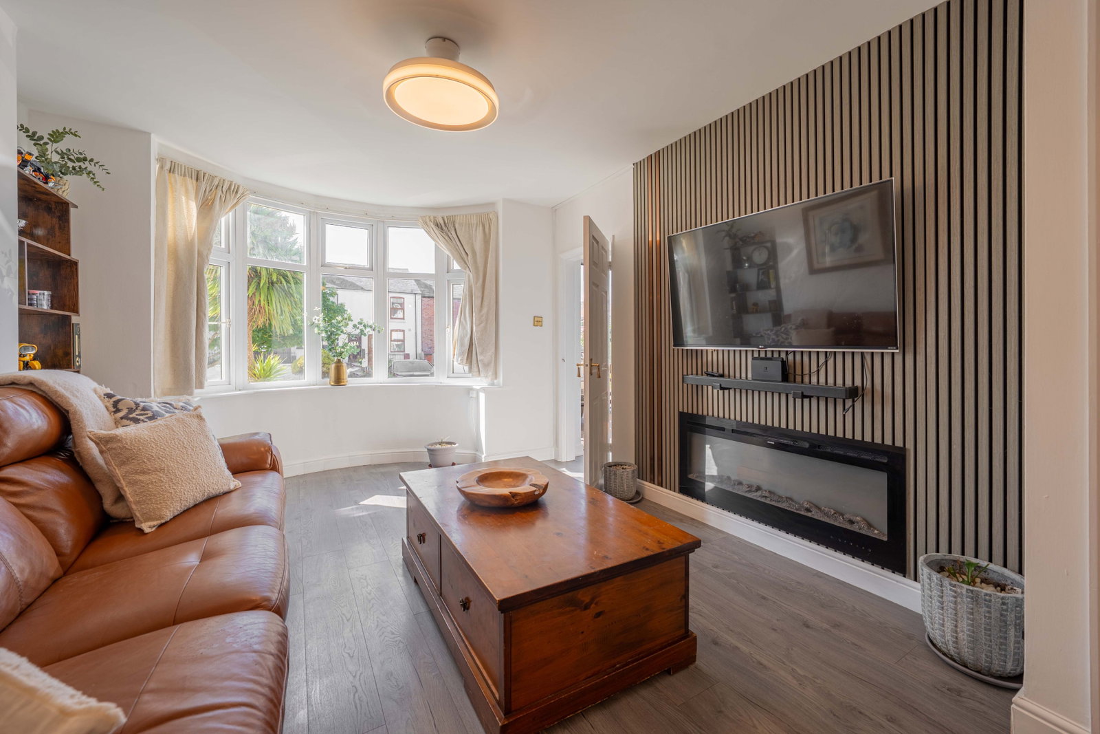 Semi Detached House for sale in Leamington Spa, Heathcote Road, Whitnash, Leamington Spa, CV31 2NF