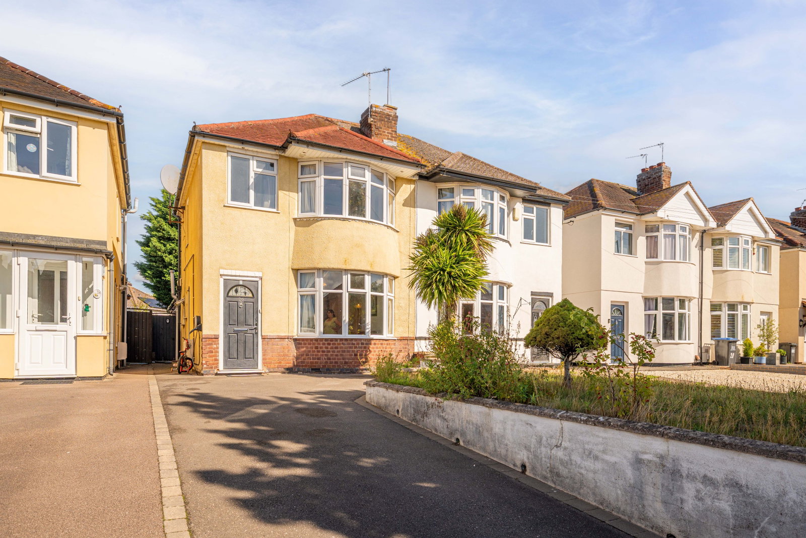 Semi Detached House for sale in Leamington Spa, Heathcote Road, Whitnash, Leamington Spa, CV31 2NF