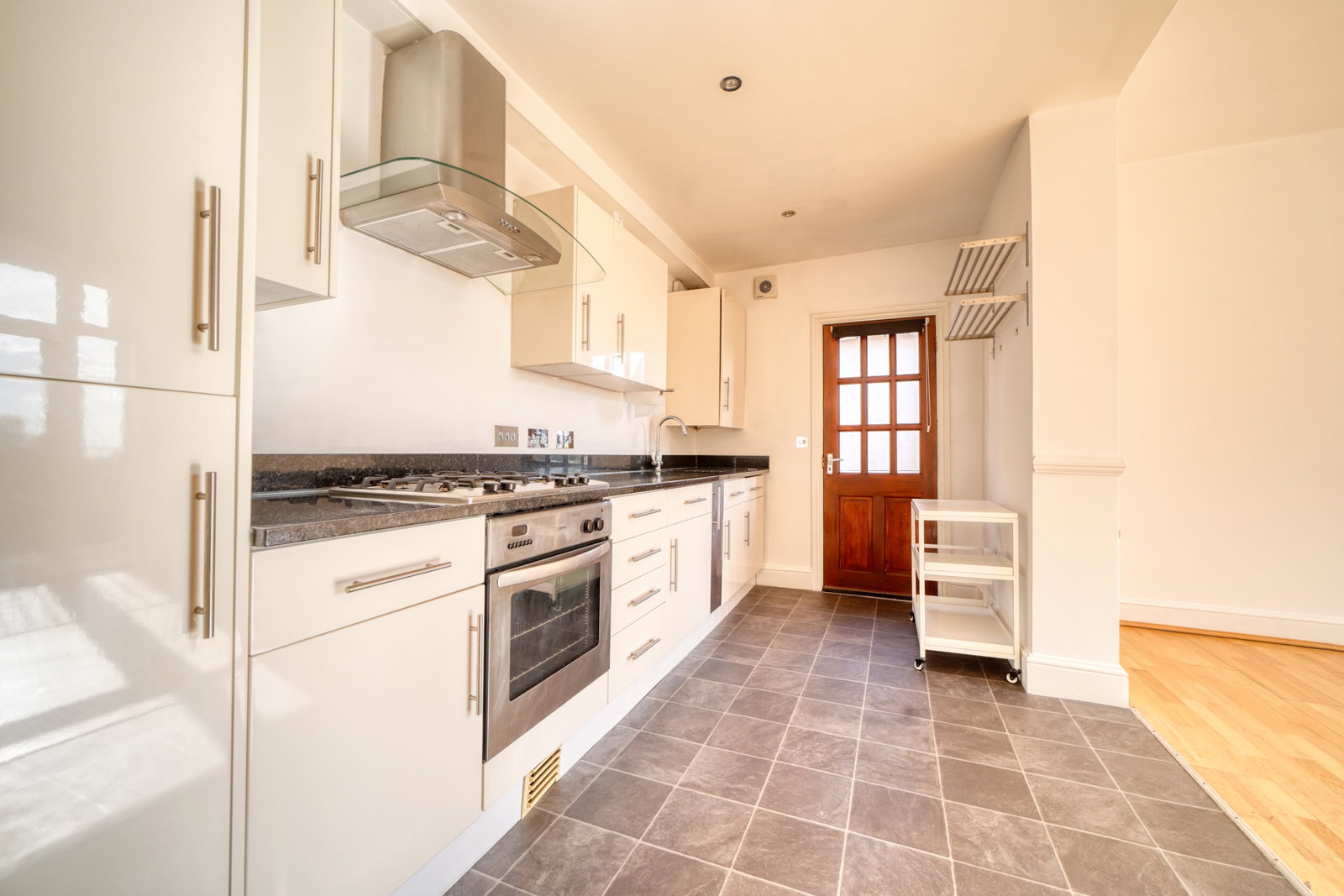 Apartment in Bromley 4