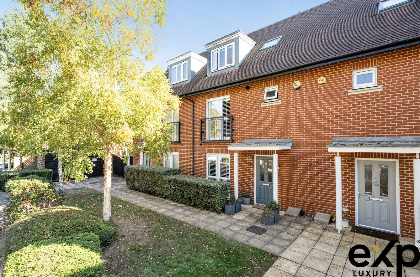 Terraced House for sale in Redhill, Priddy Place, Redhill, RH1, 1383 m²