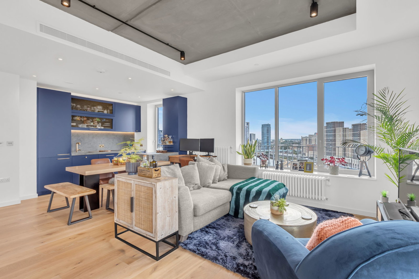 Flat for sale in London, Serapis House, Goodluck Hope, London, E14, 558 m²