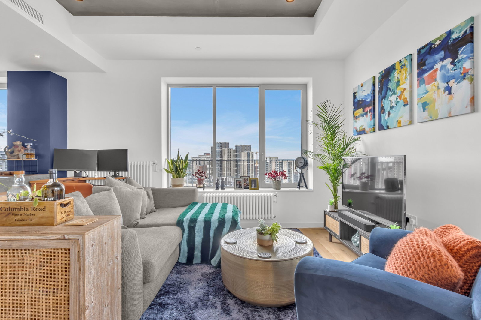 Flat for sale in London, Serapis House, Goodluck Hope, London, E14, 558 m²
