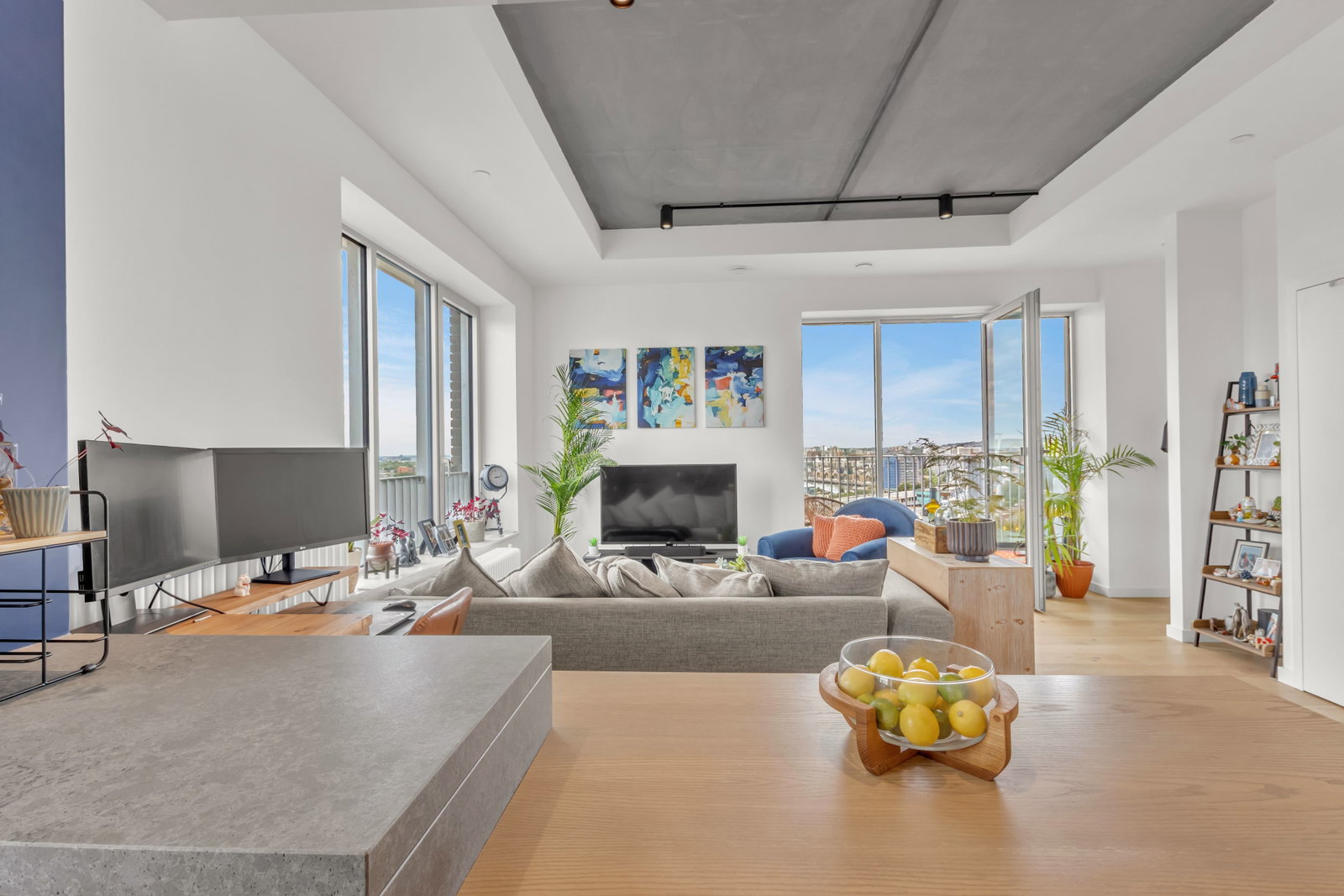Flat for sale in London, Serapis House, Goodluck Hope, London, E14, 558 m²