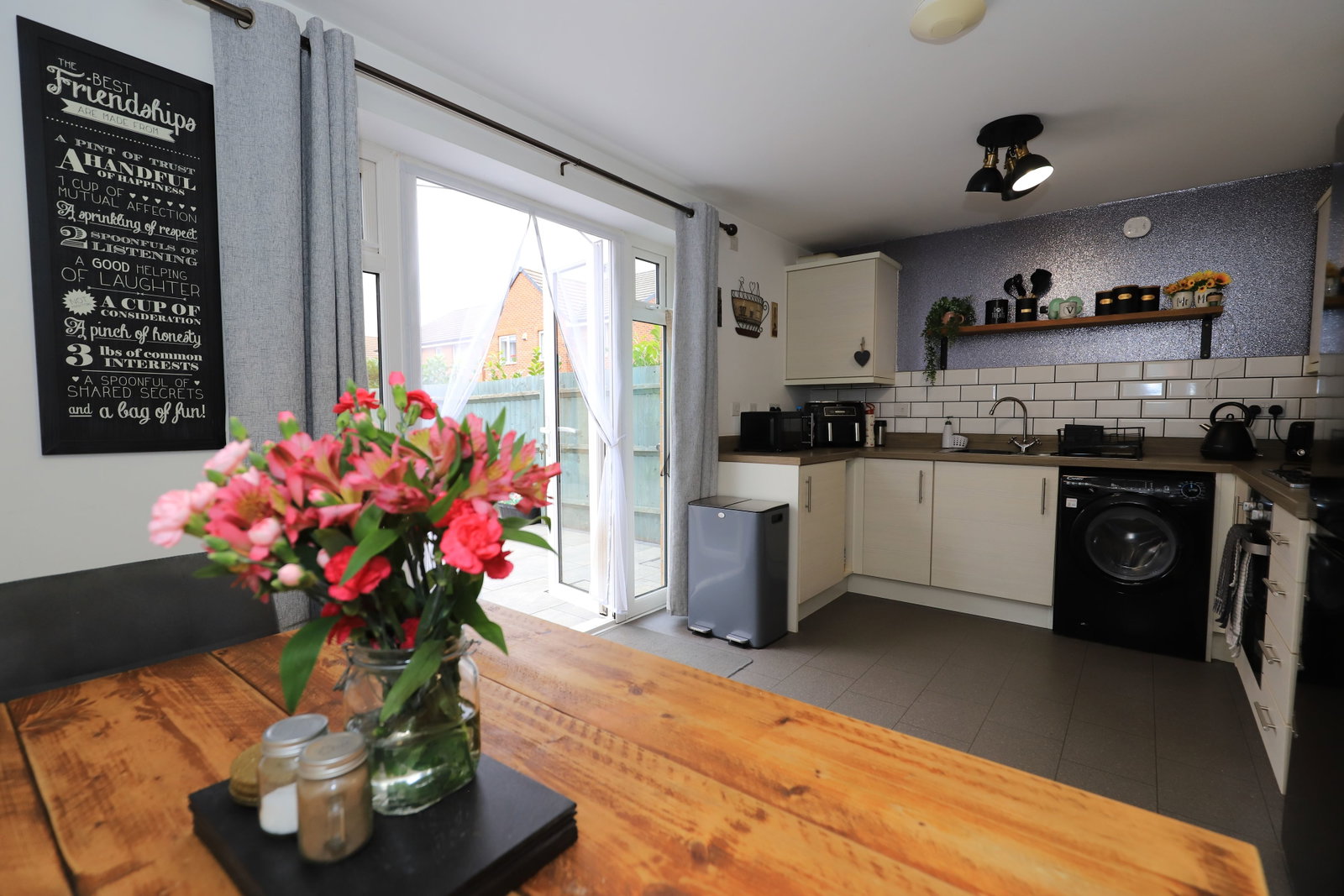 Detached House for sale in Willenhall, Lakelot Close, Willenhall, WV12 4JX, 1168 m²