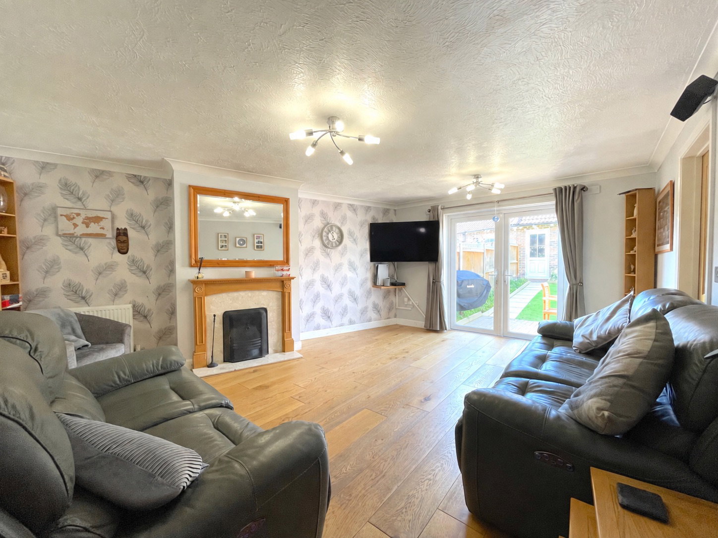 Terraced House for sale in Sittingbourne, Sharfleet Crescent, Iwade, ME9 8UJ