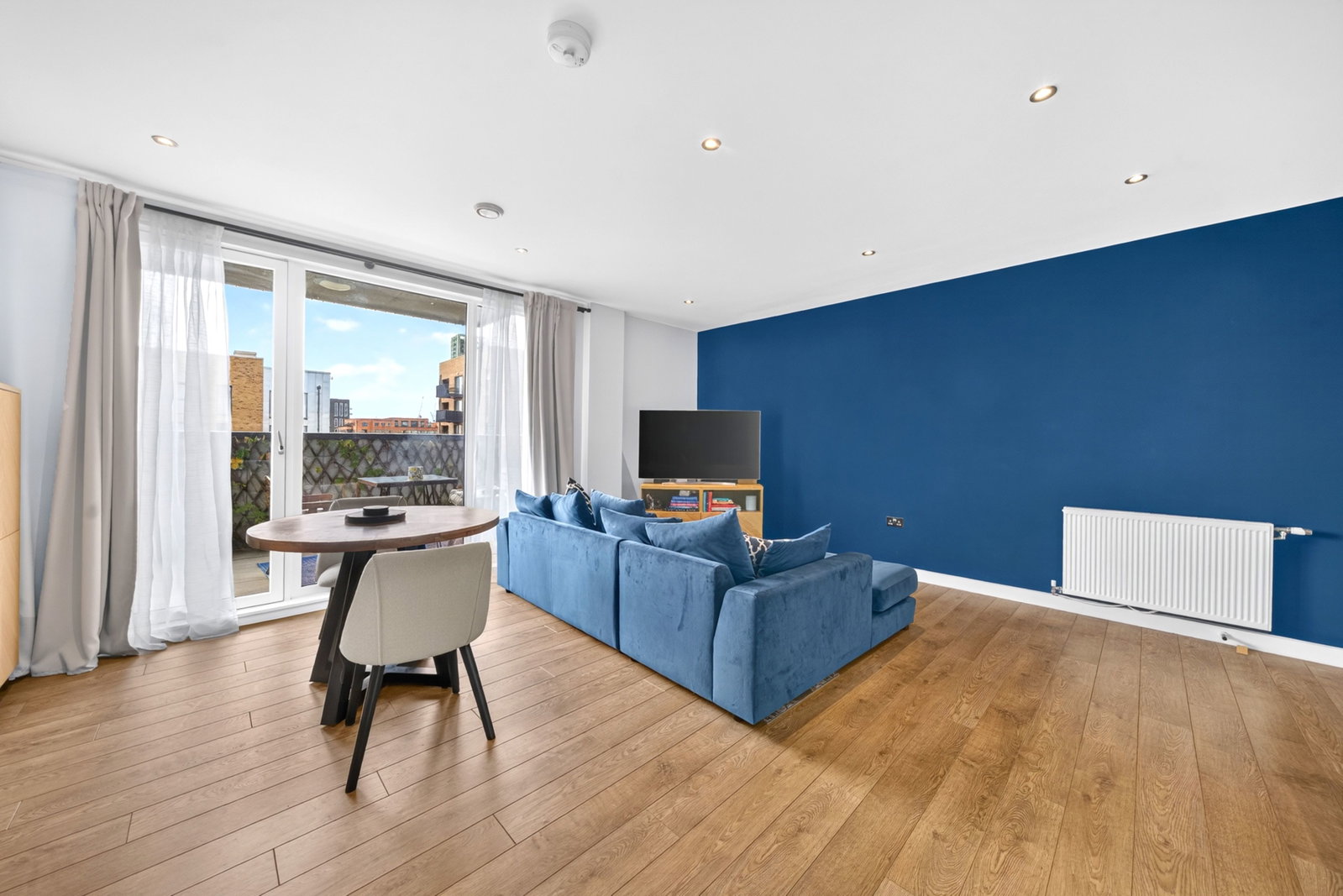 Flat for sale in London, Bolinder Way, London, E3 3UA, 812 m²