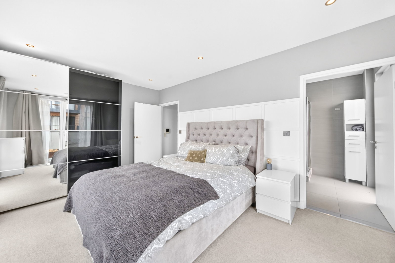 Flat for sale in London, Bolinder Way, London, E3 3UA, 812 m²
