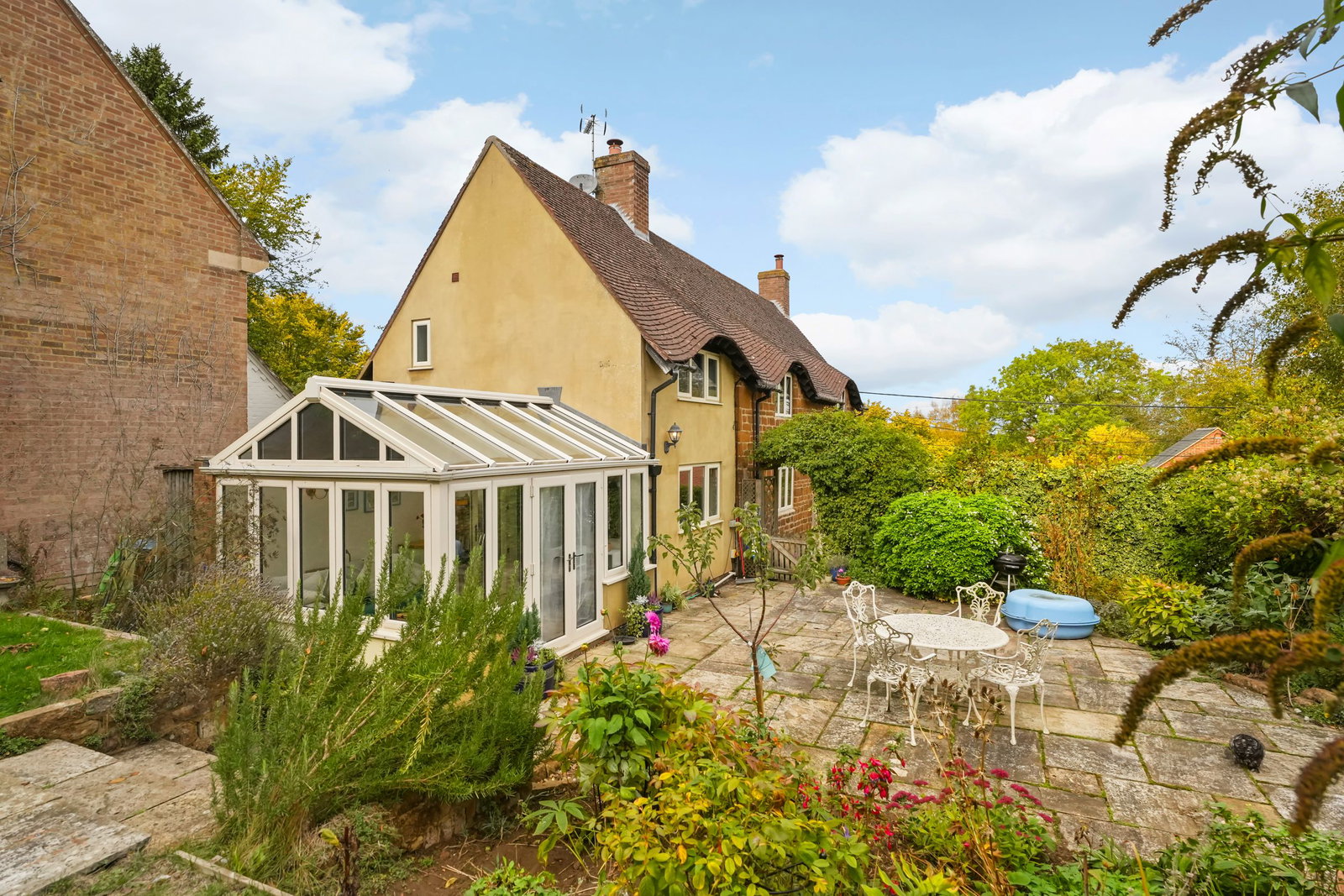 Cottage for sale in Daventry, PRESTON CAPES, Northamptonshire