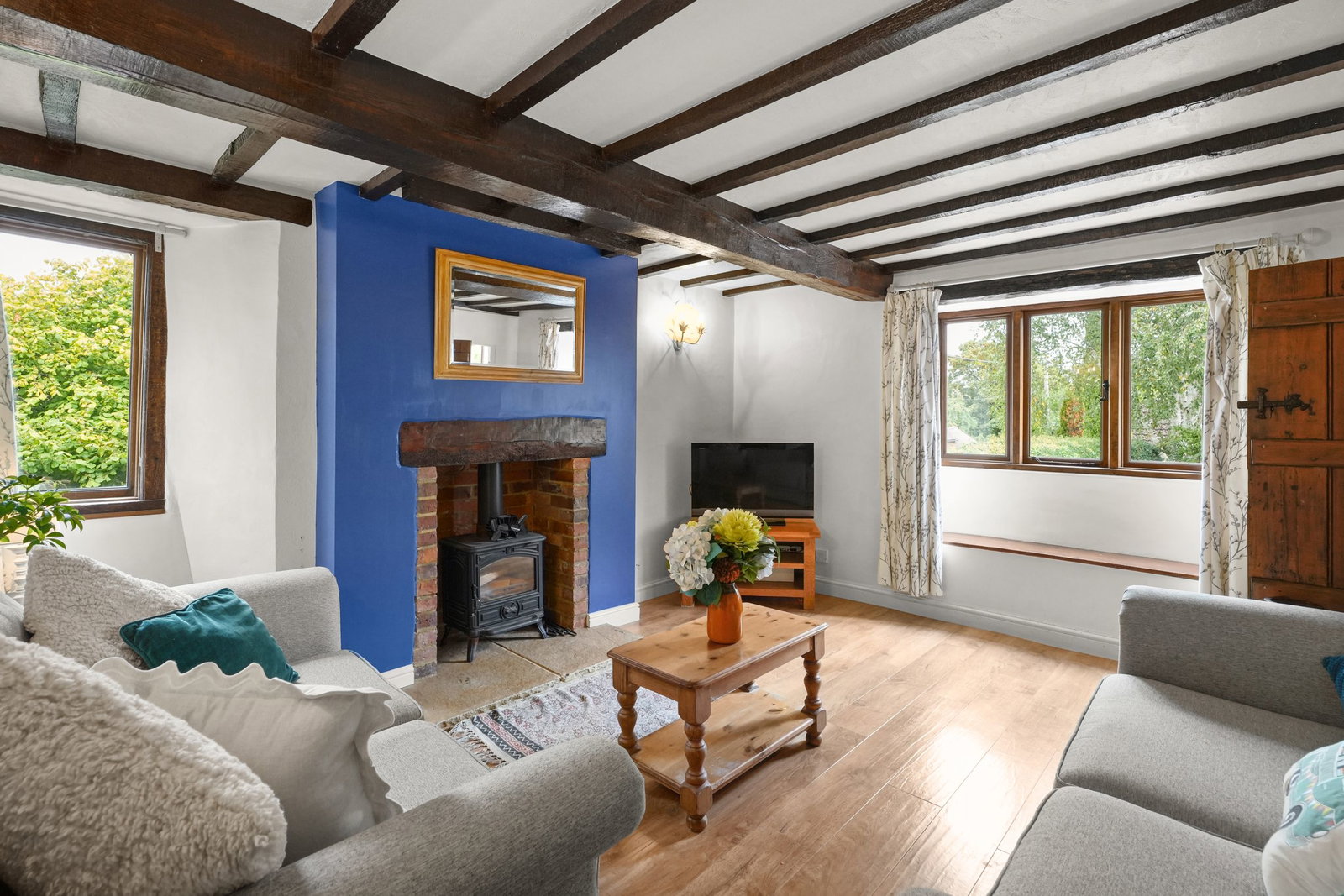 Cottage for sale in Daventry, PRESTON CAPES, Northamptonshire
