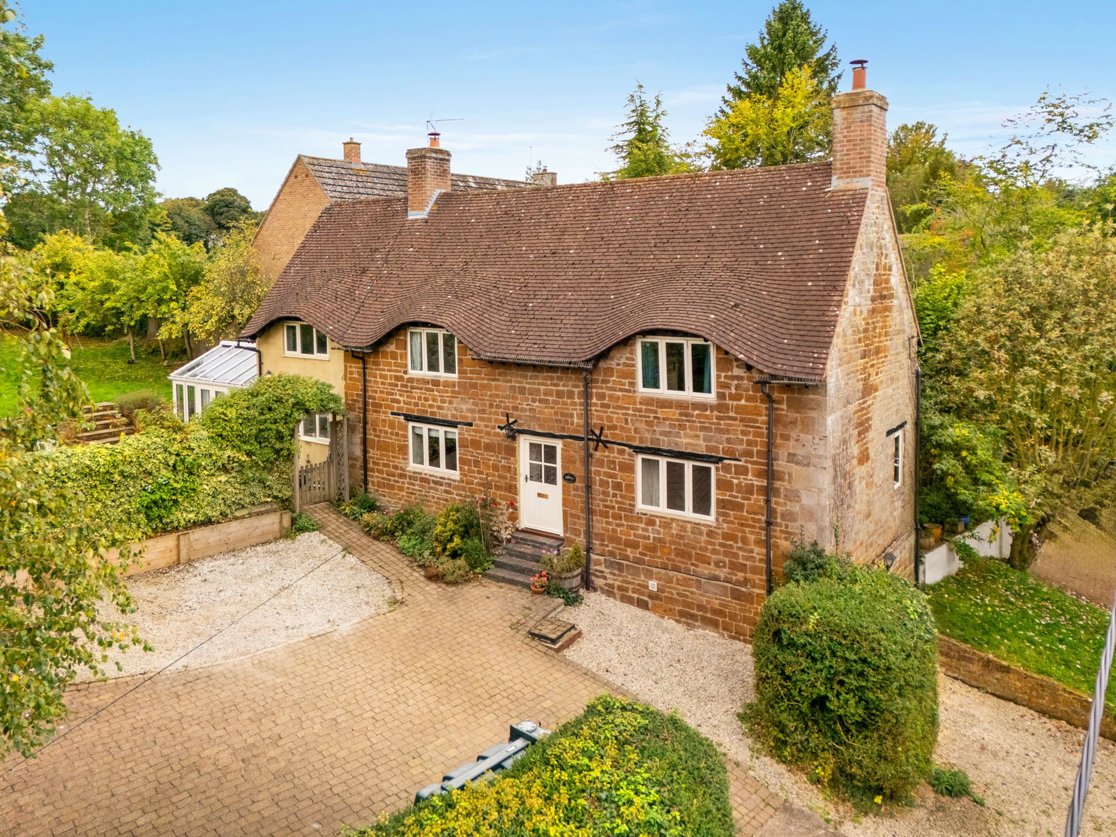 Cottage for sale in Daventry, PRESTON CAPES, Northamptonshire