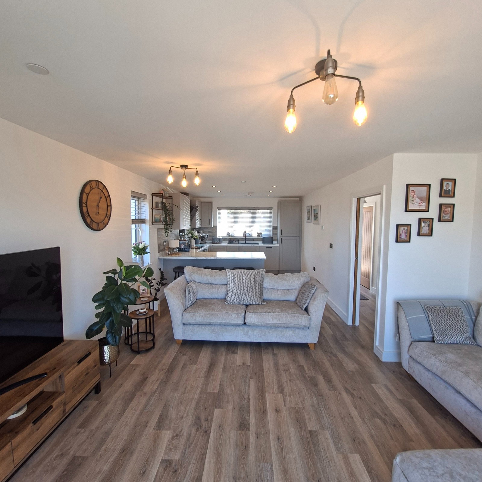 Detached House in Llanon 3