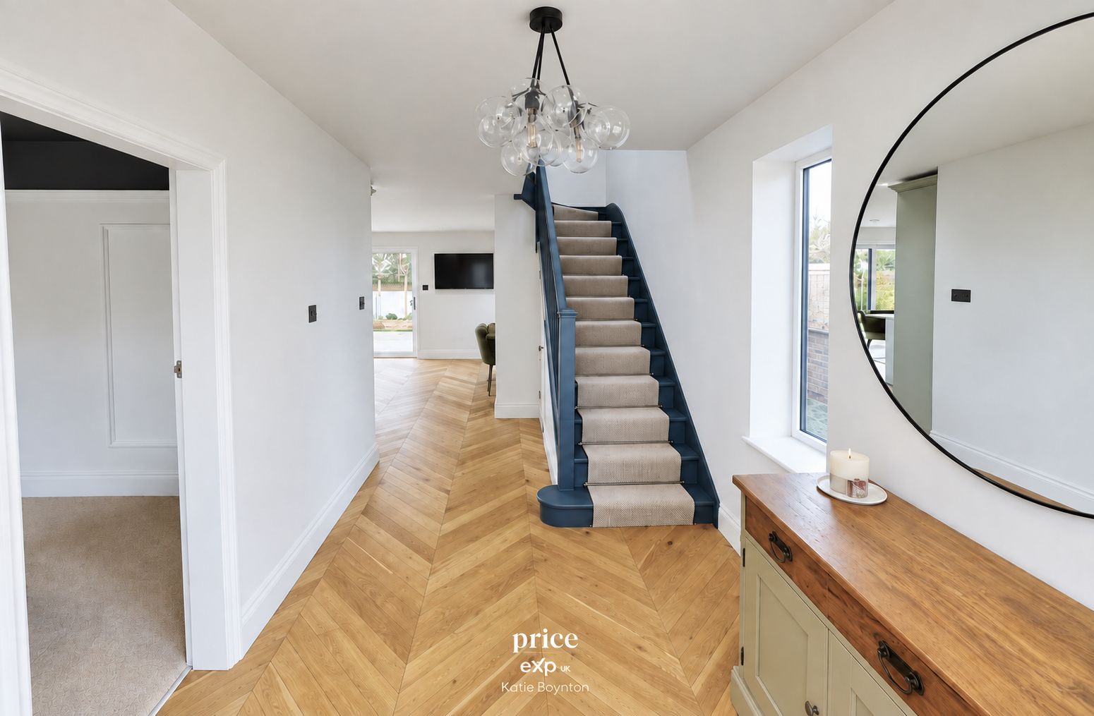 Detached House for sale in York, York Road, Strensall, 2313 m²