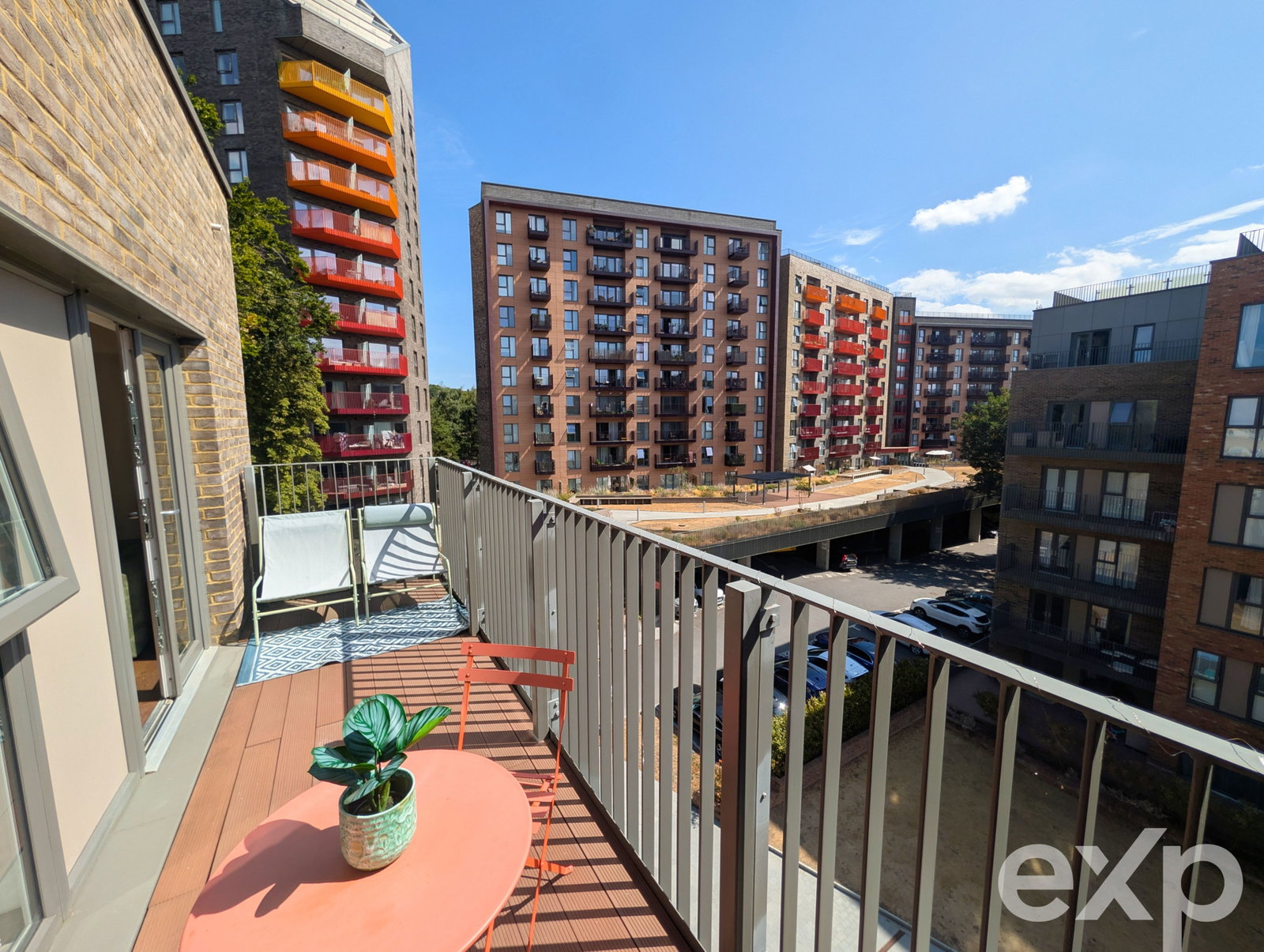 Apartment for sale in Maidstone, Rosalind Drive, Maidstone, Kent, ME14 2FN, 769 m²