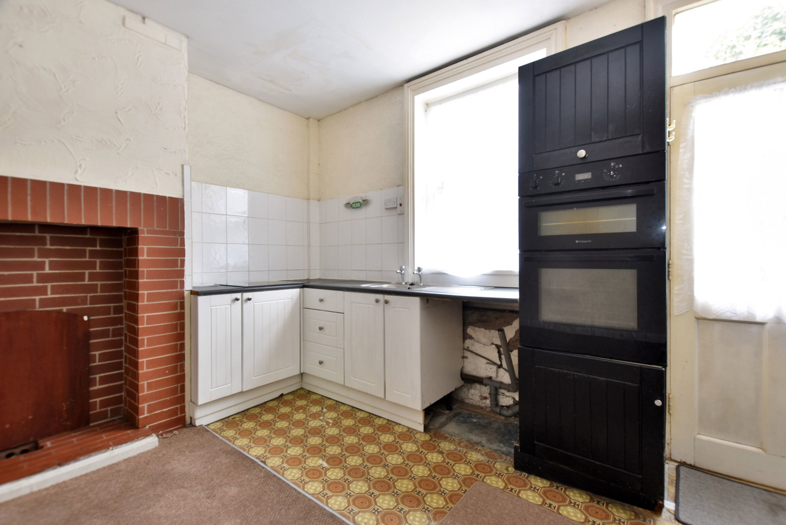 End Of Terrace House in Wakefield 5