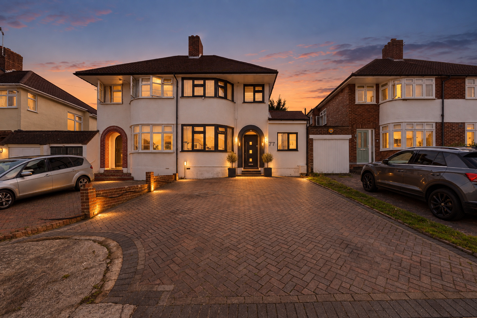 Semi Detached House for sale in London, Brownspring Drive, London, SE9 3JY, 1258 m²