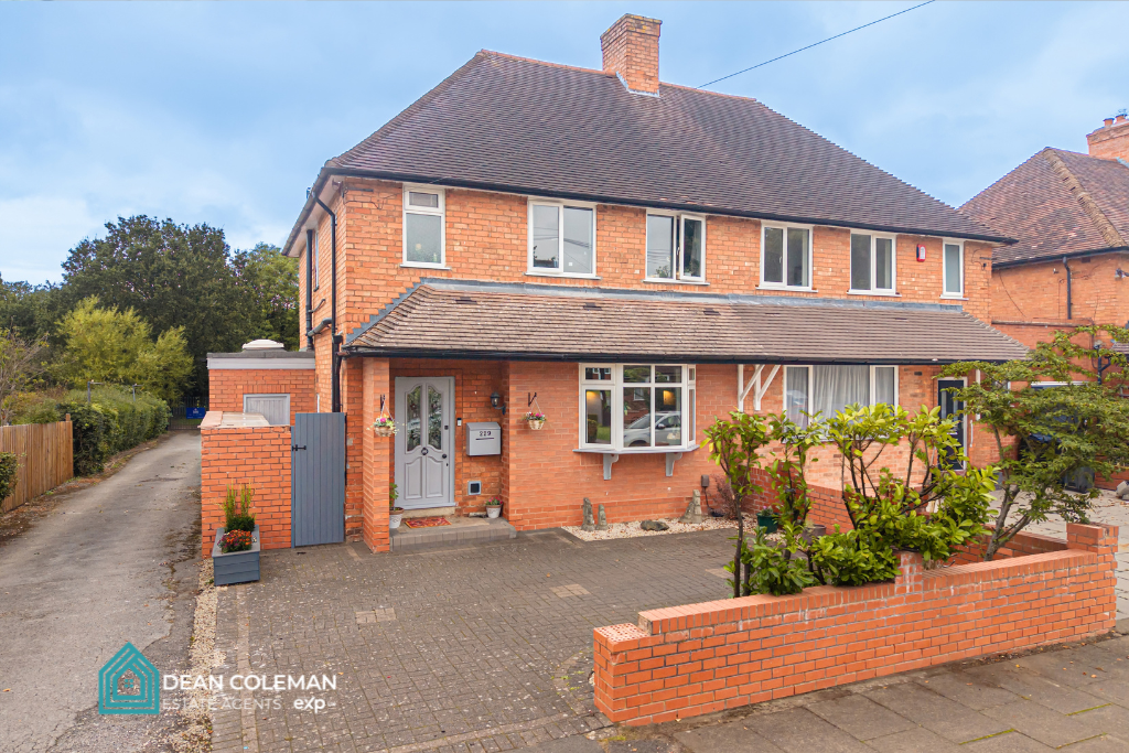 Semi Detached House for sale in Birmingham, Heath Road, Bournville, B30 1RU, 1627 m²
