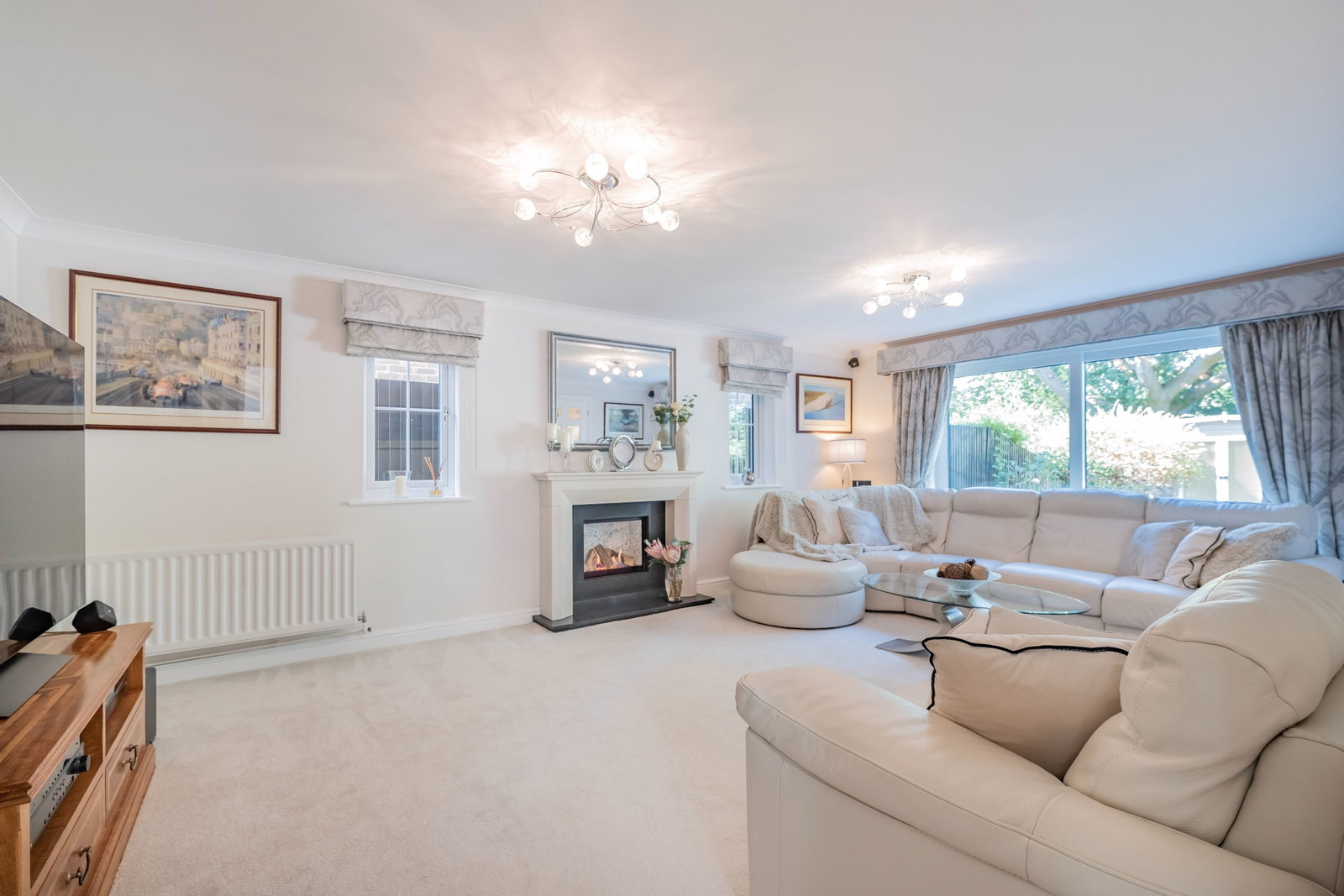 Detached House for sale in Crowborough, Millbrook Road, Crowborough, TN6 2SB, 2483 m²