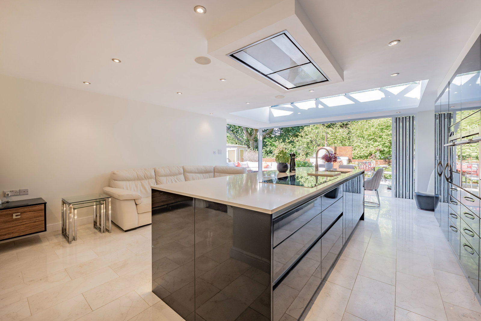Detached House for sale in Crowborough, Millbrook Road, Crowborough, TN6 2SB, 2483 m²